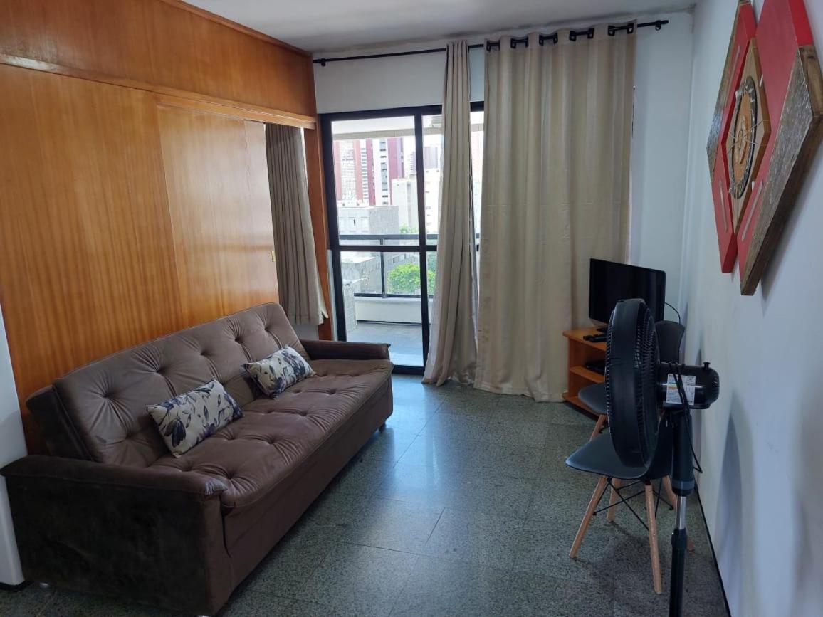 Flat à100m da Avenida Beira Mar