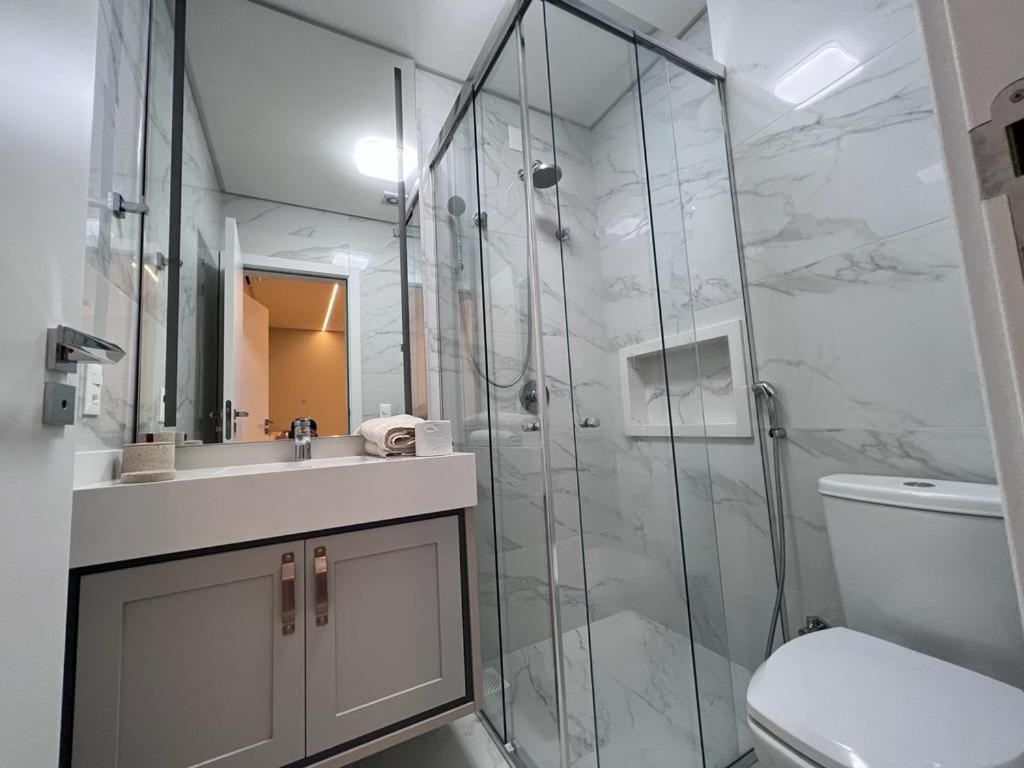 TÉRREO EXCLUSIVO À BEIRA MAR E 3 SUÍTES , Apt 101 Mariscal