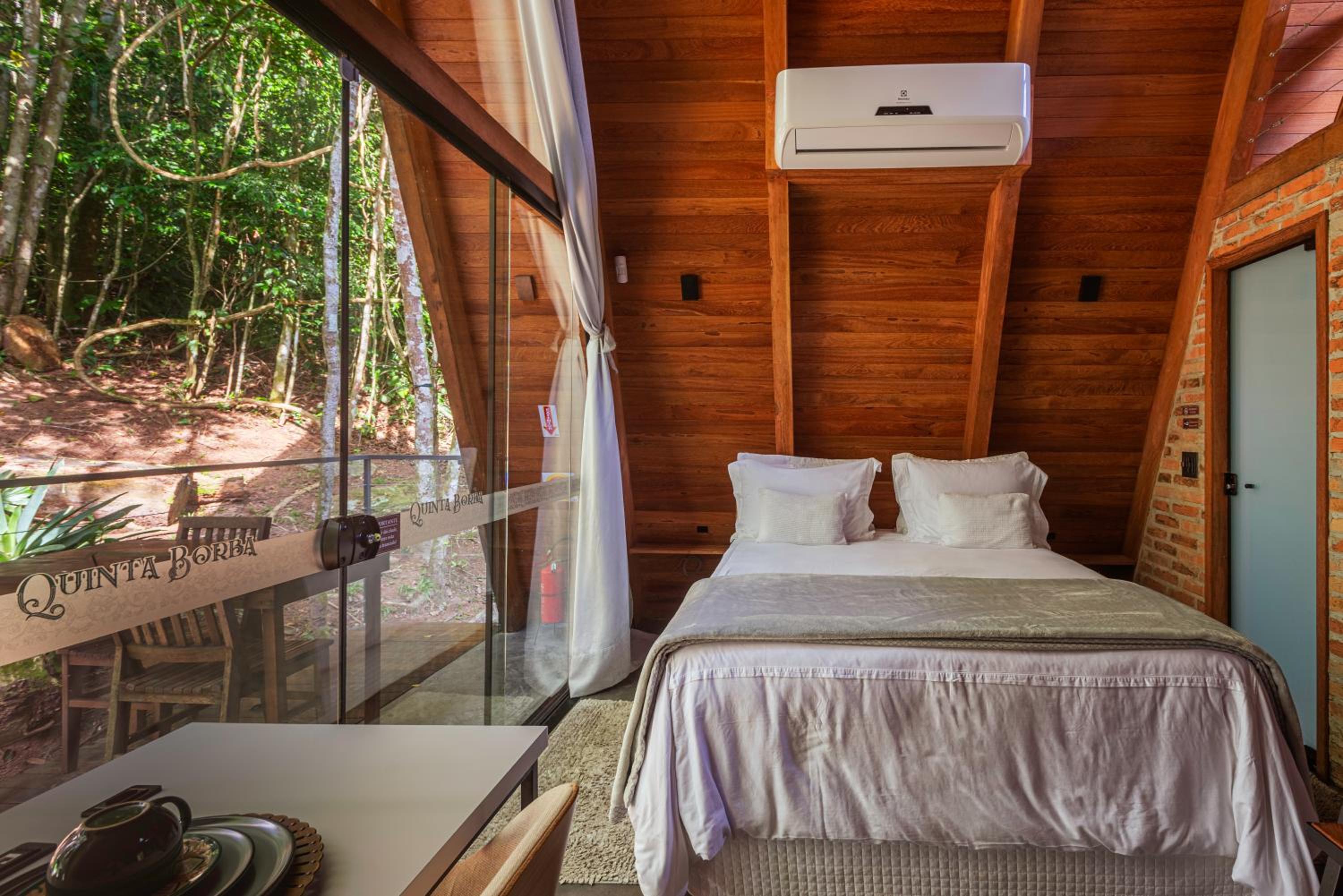 Quinta Borba - Cabanas no centro de Itajaí