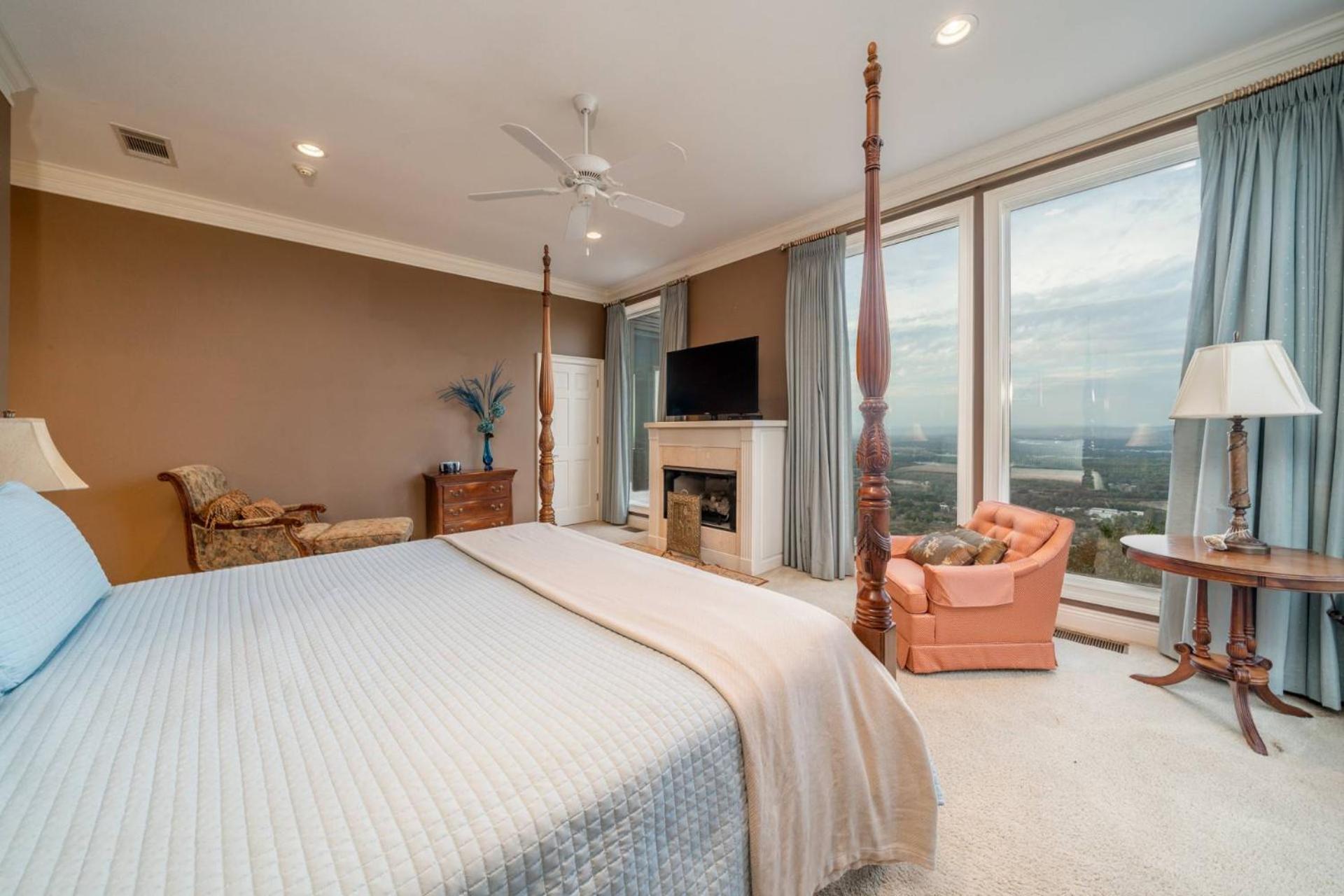 Majestic Mountain Getaway view 4
