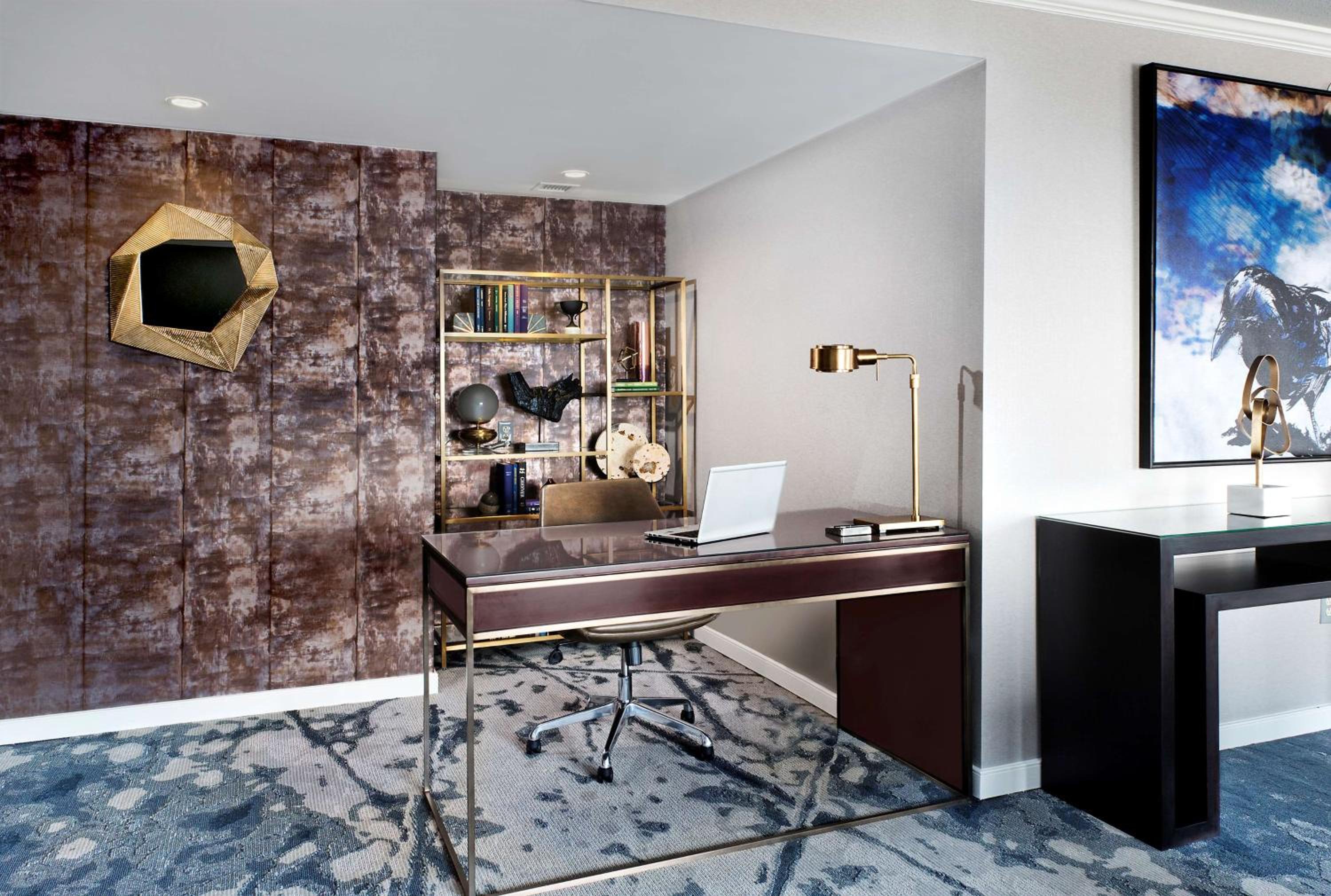 Hilton Baltimore Inner Harbor - Property Image 10
