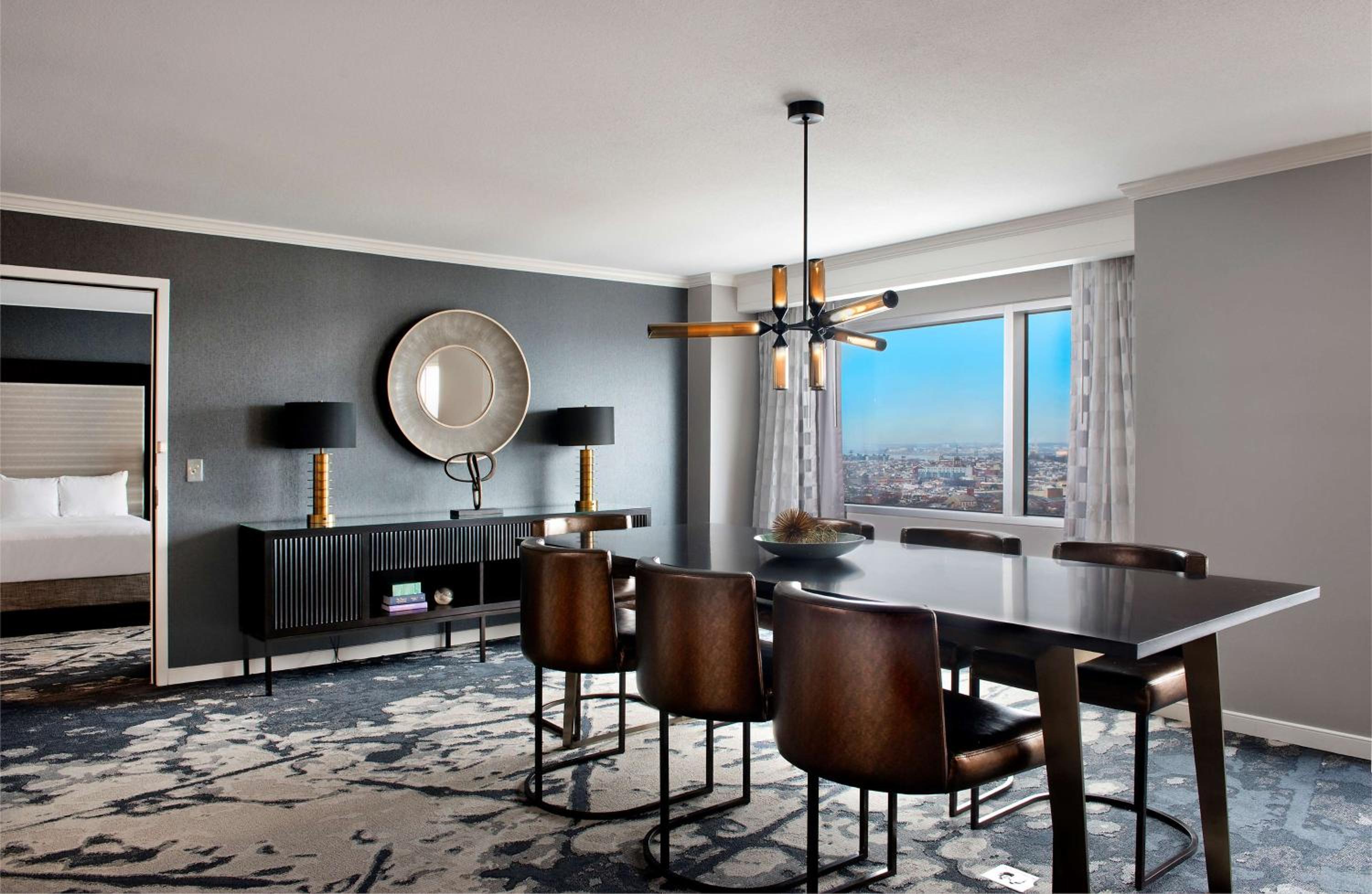 Hilton Baltimore Inner Harbor - Property Image 9