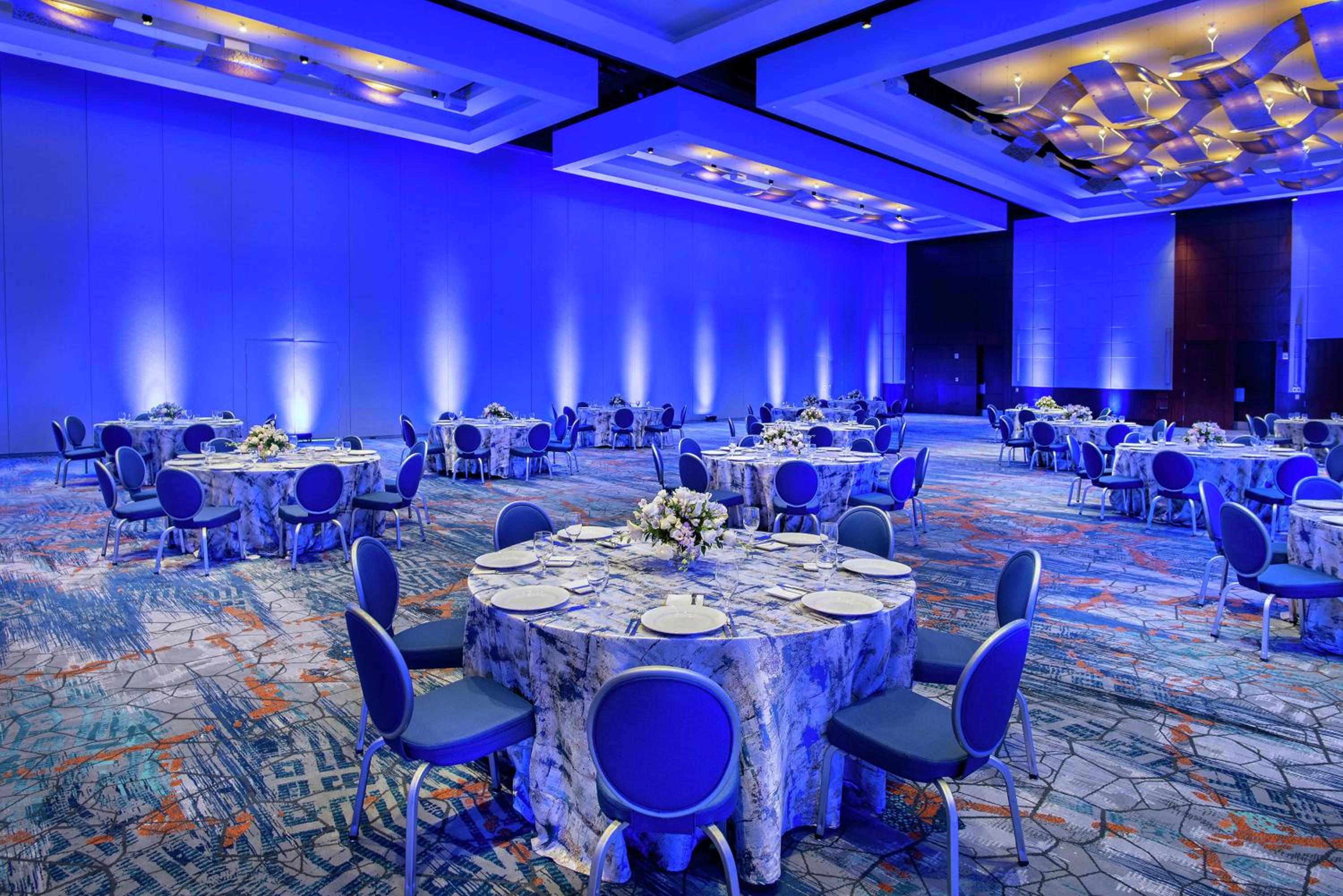 Hilton Baltimore Inner Harbor - Property Image 2
