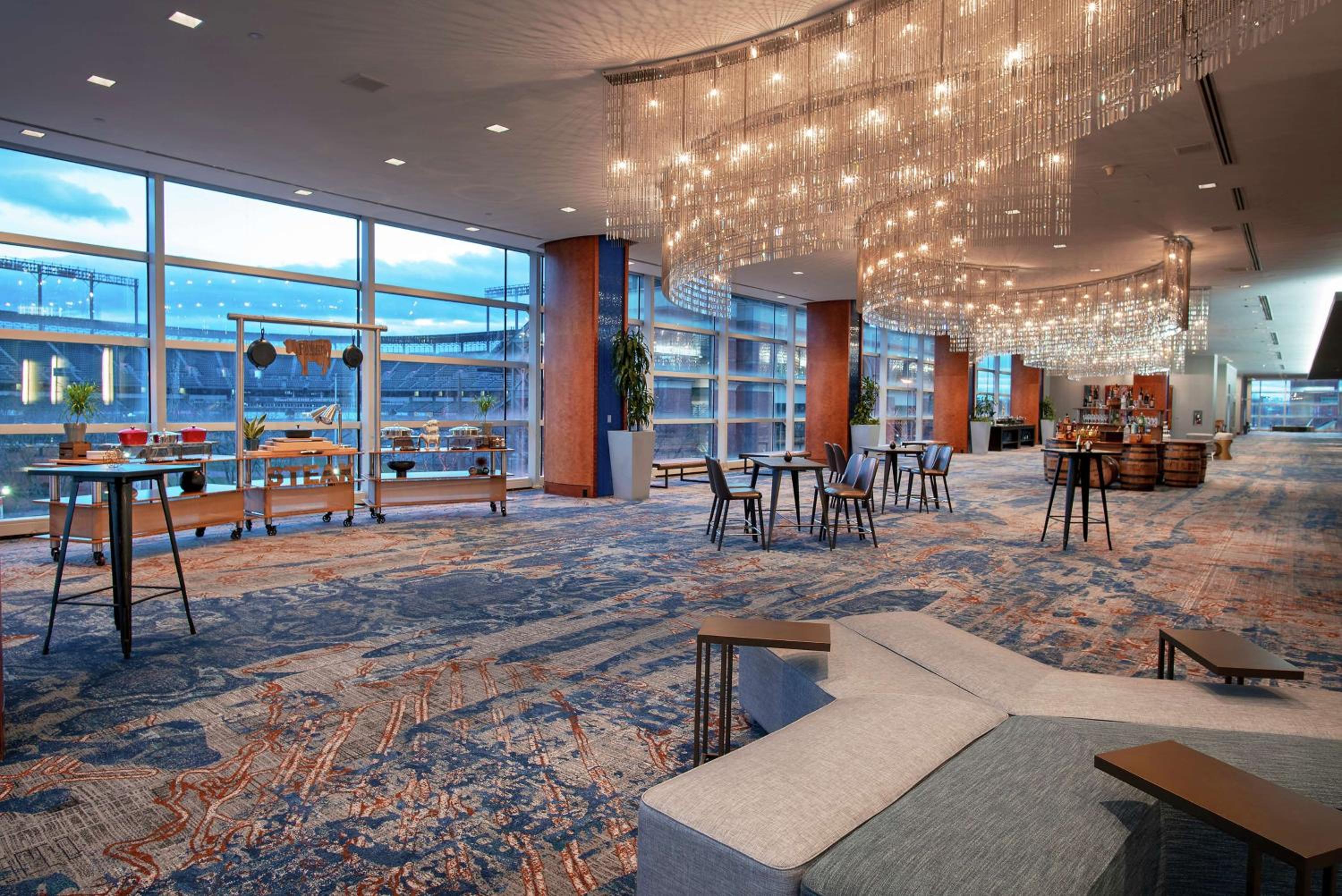 Hilton Baltimore Inner Harbor - Property Image 12
