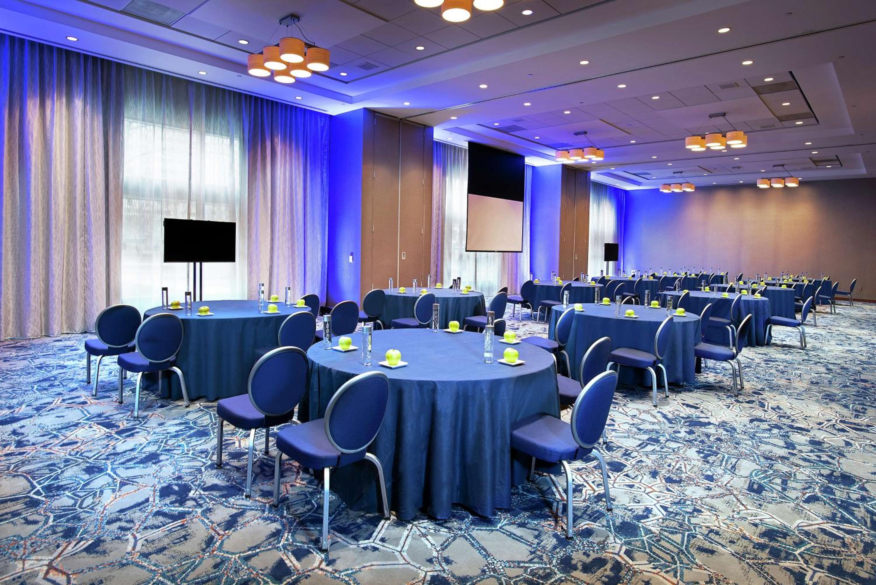 Hilton Baltimore Inner Harbor - Property Image 41
