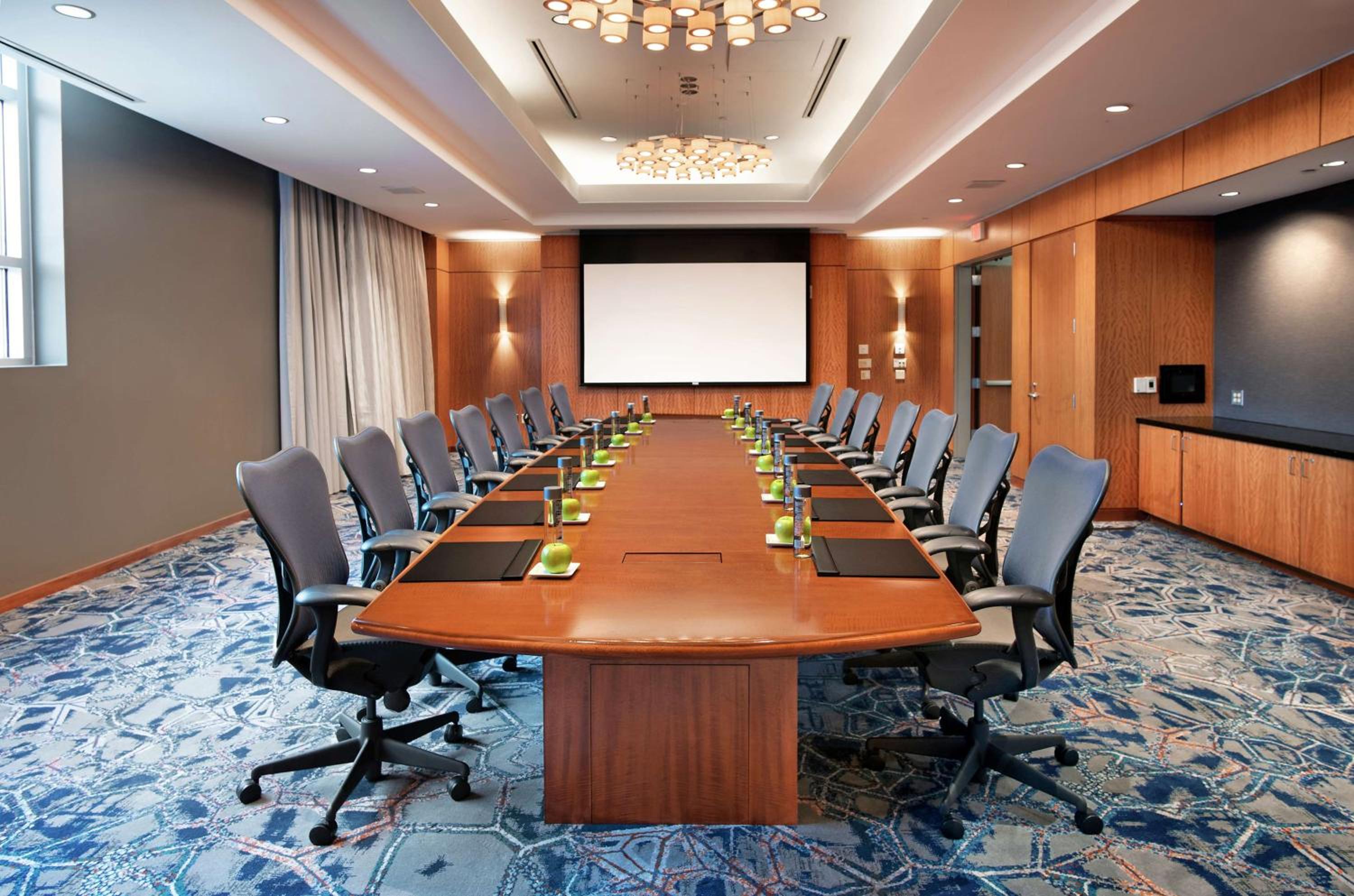 Hilton Baltimore Inner Harbor - Property Image 36