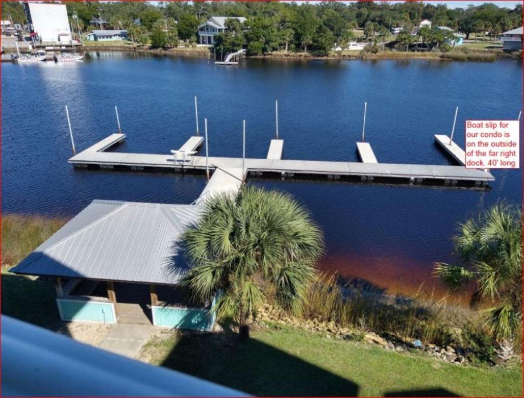 Steinhatchee Riverfront, private boat slip, pet friendly, 2 BR, 2 BA view 3