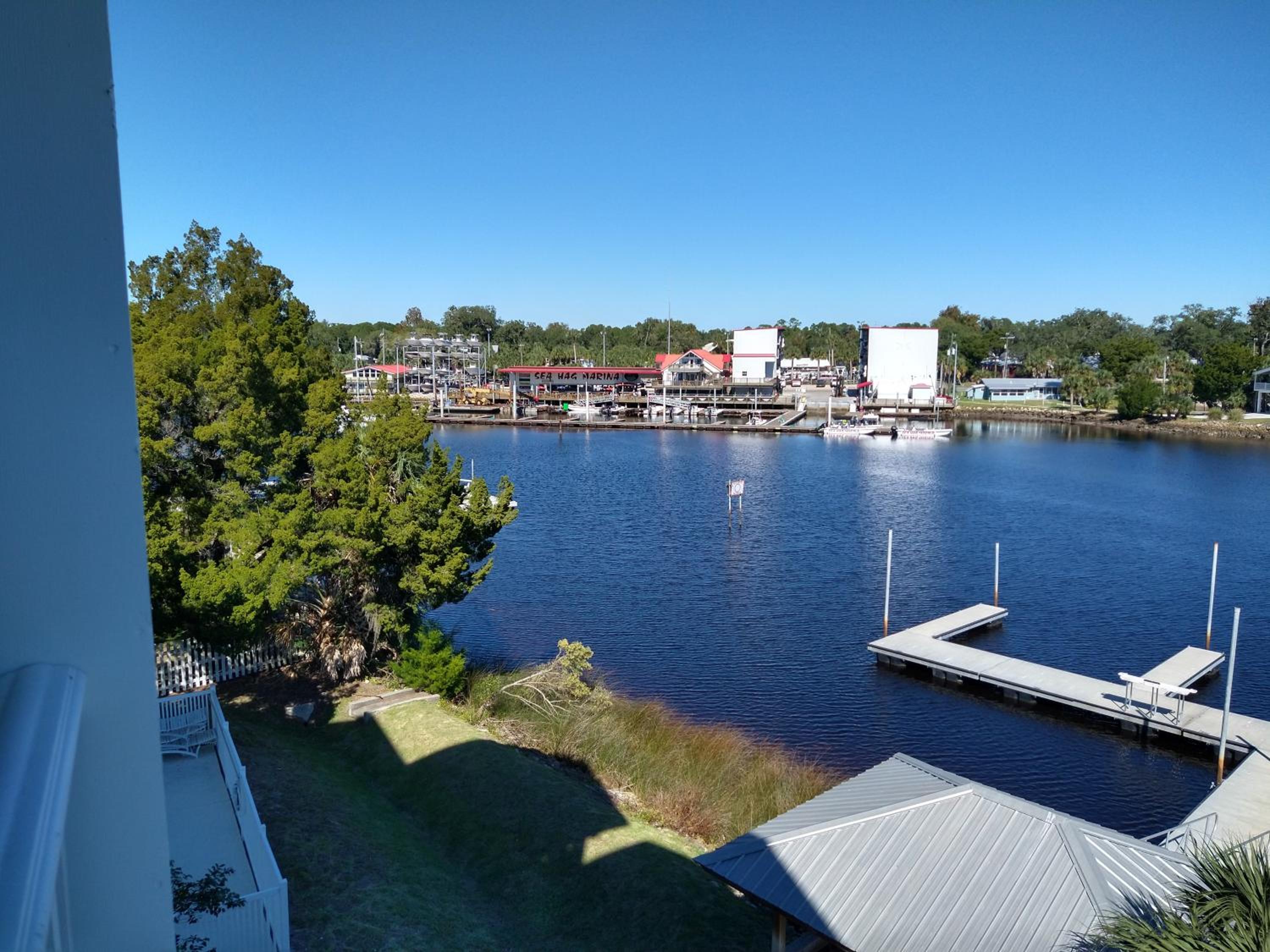 Steinhatchee Riverfront, private boat slip, pet friendly, 2 BR, 2 BA view 4