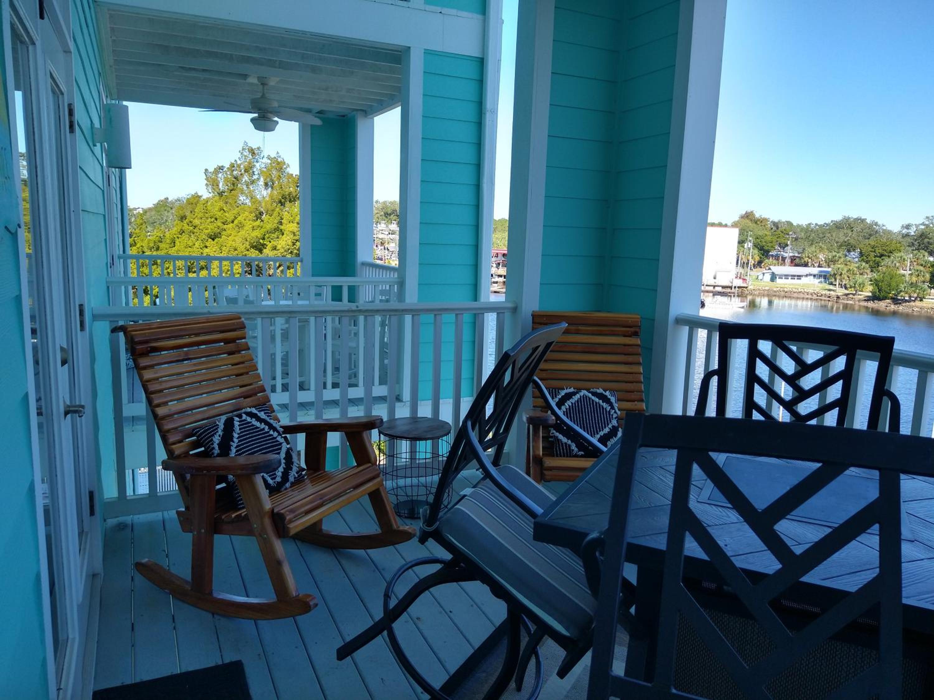 Steinhatchee Riverfront, private boat slip, pet friendly, 2 BR, 2 BA view 5