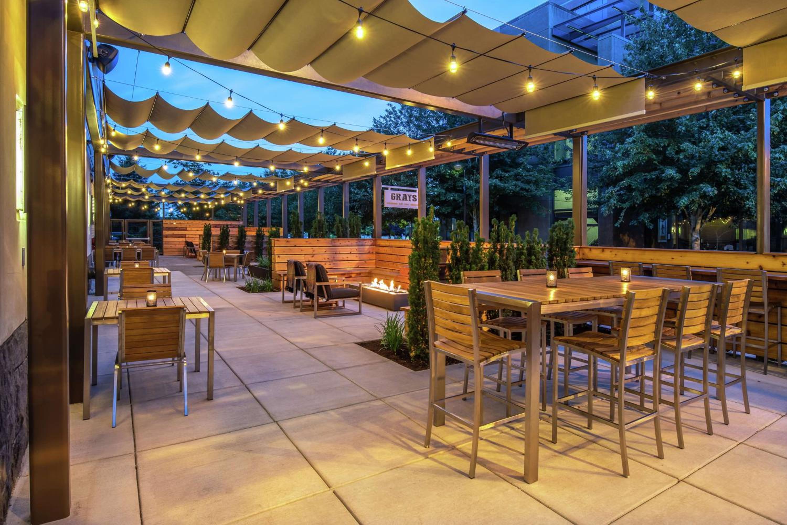 Vancouver Vacations - Hilton Vancouver Washington - Property Image 1
