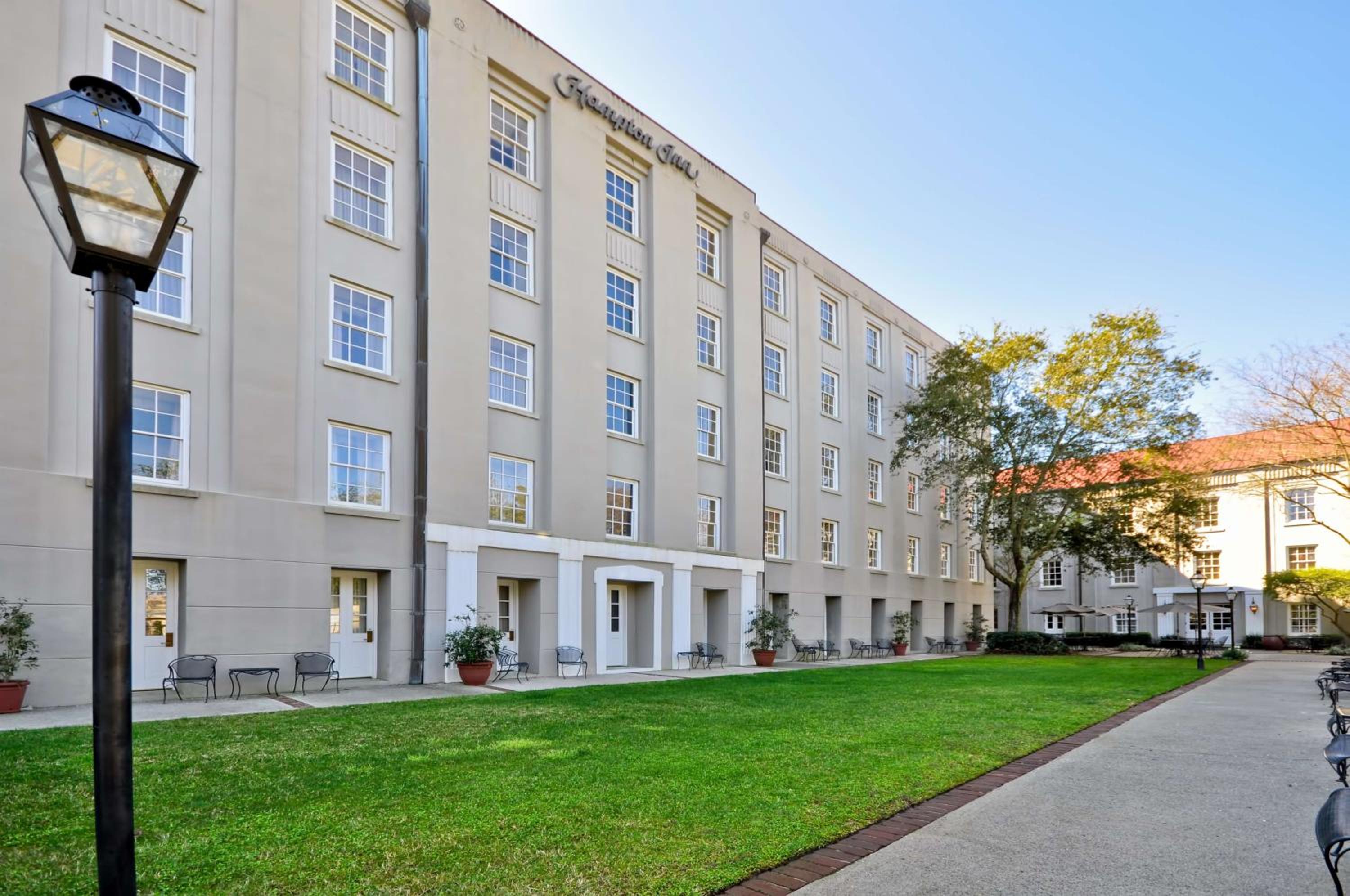 Hotel Hampton Inn Charleston-Historic District - Image 1