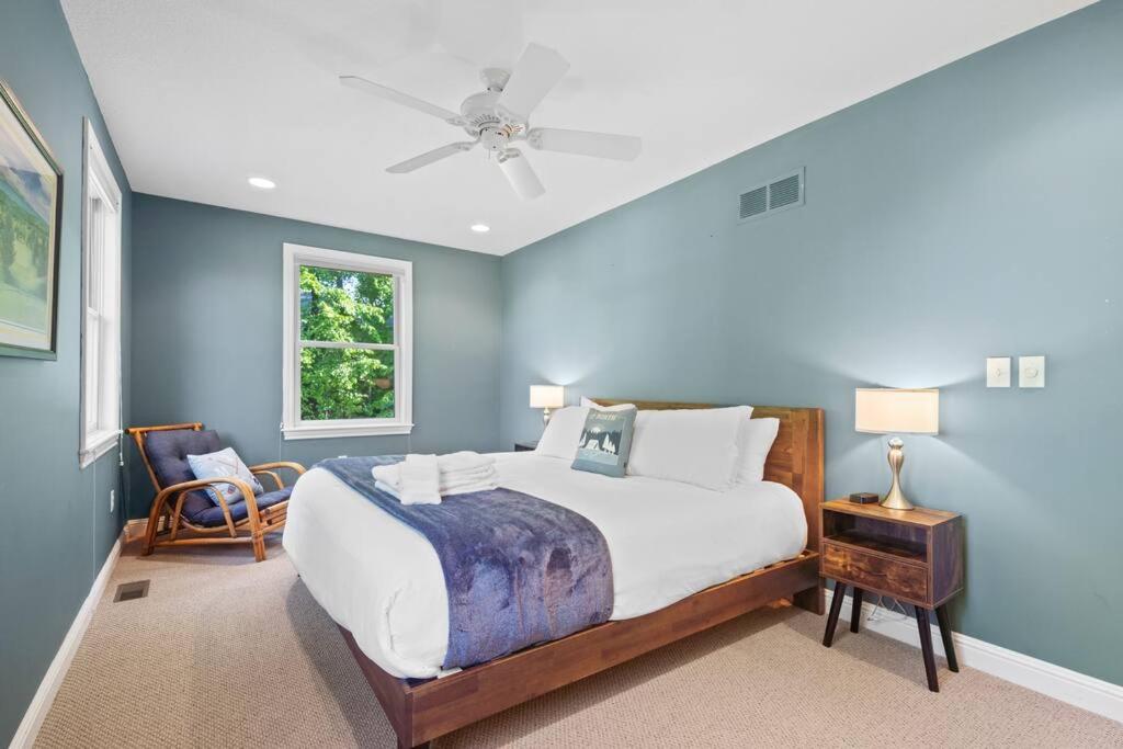 Blissful Boyne City Retreat: Luxurious & Modern! Sleeps 15! view 2