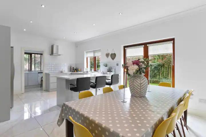 Large Detached Villa
