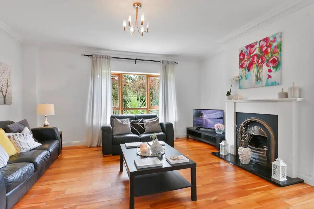 Large Detached Villa