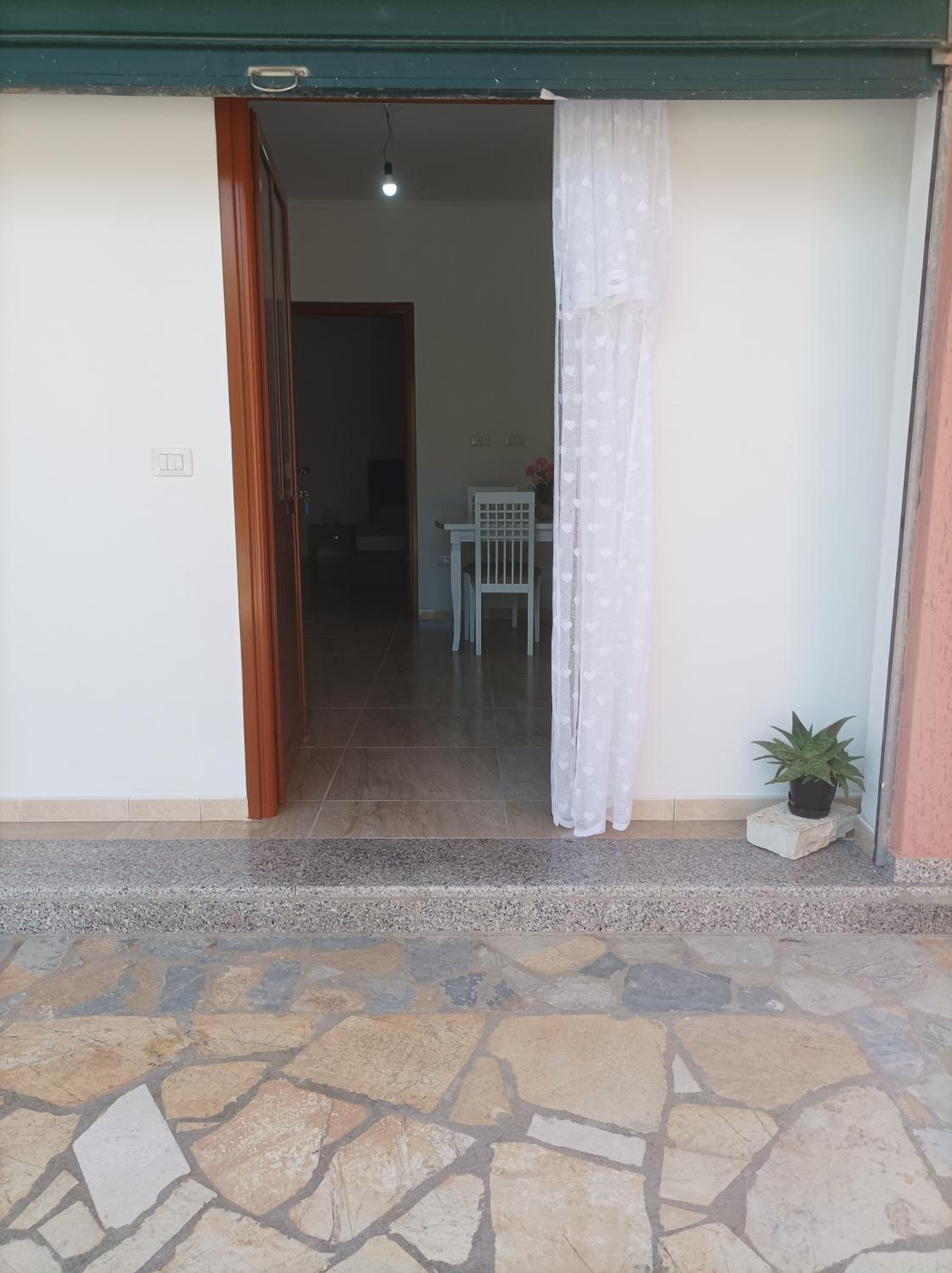 Kleidi's home