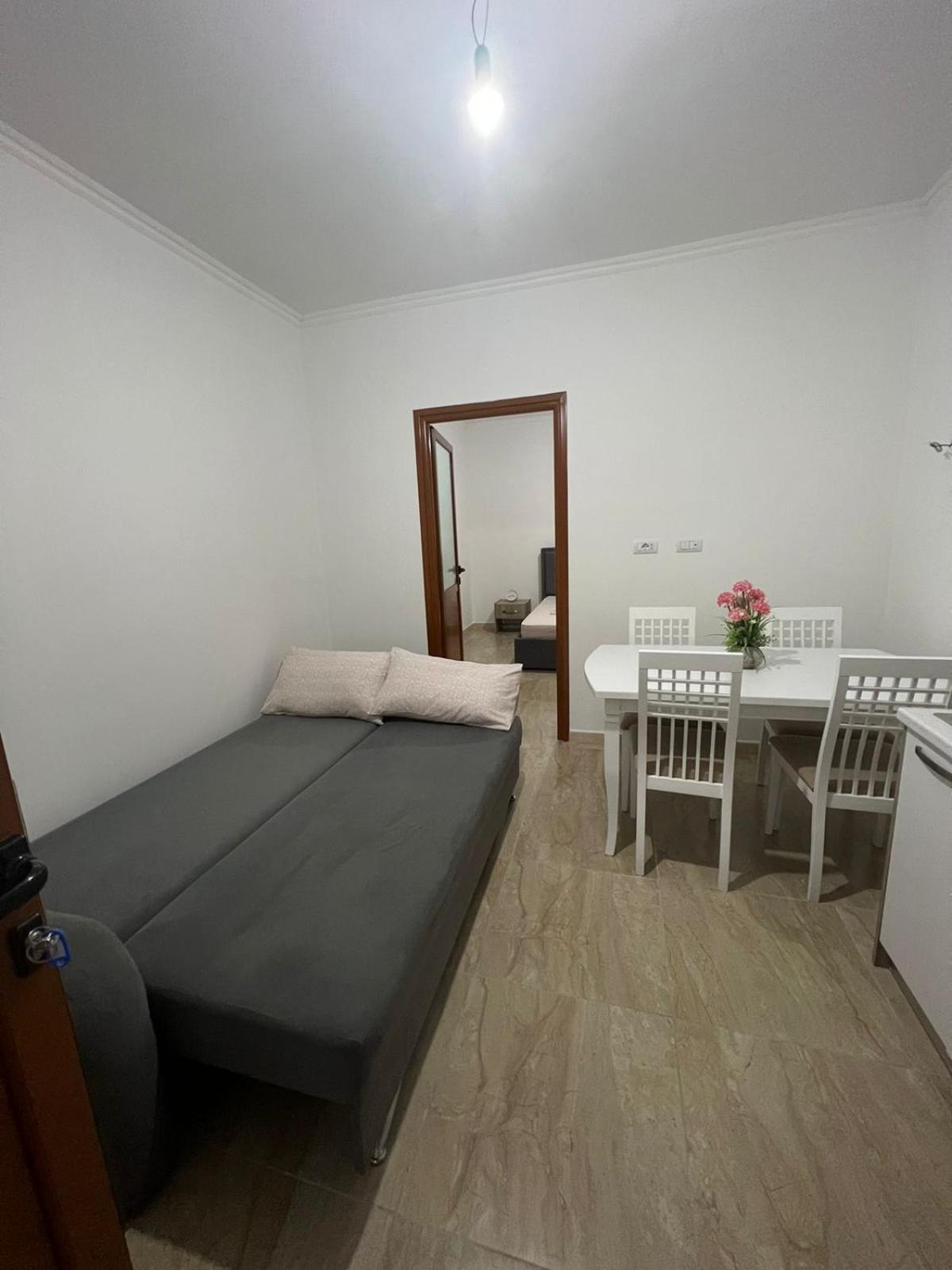 Kleidi's home