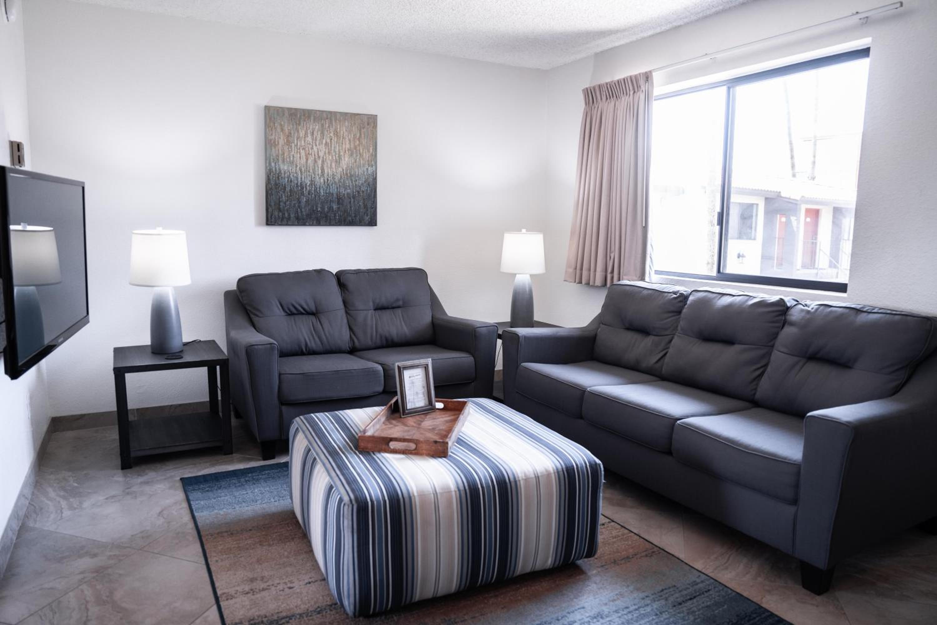 208 Fully Furnished 1BR Suite-Prime Location view 4