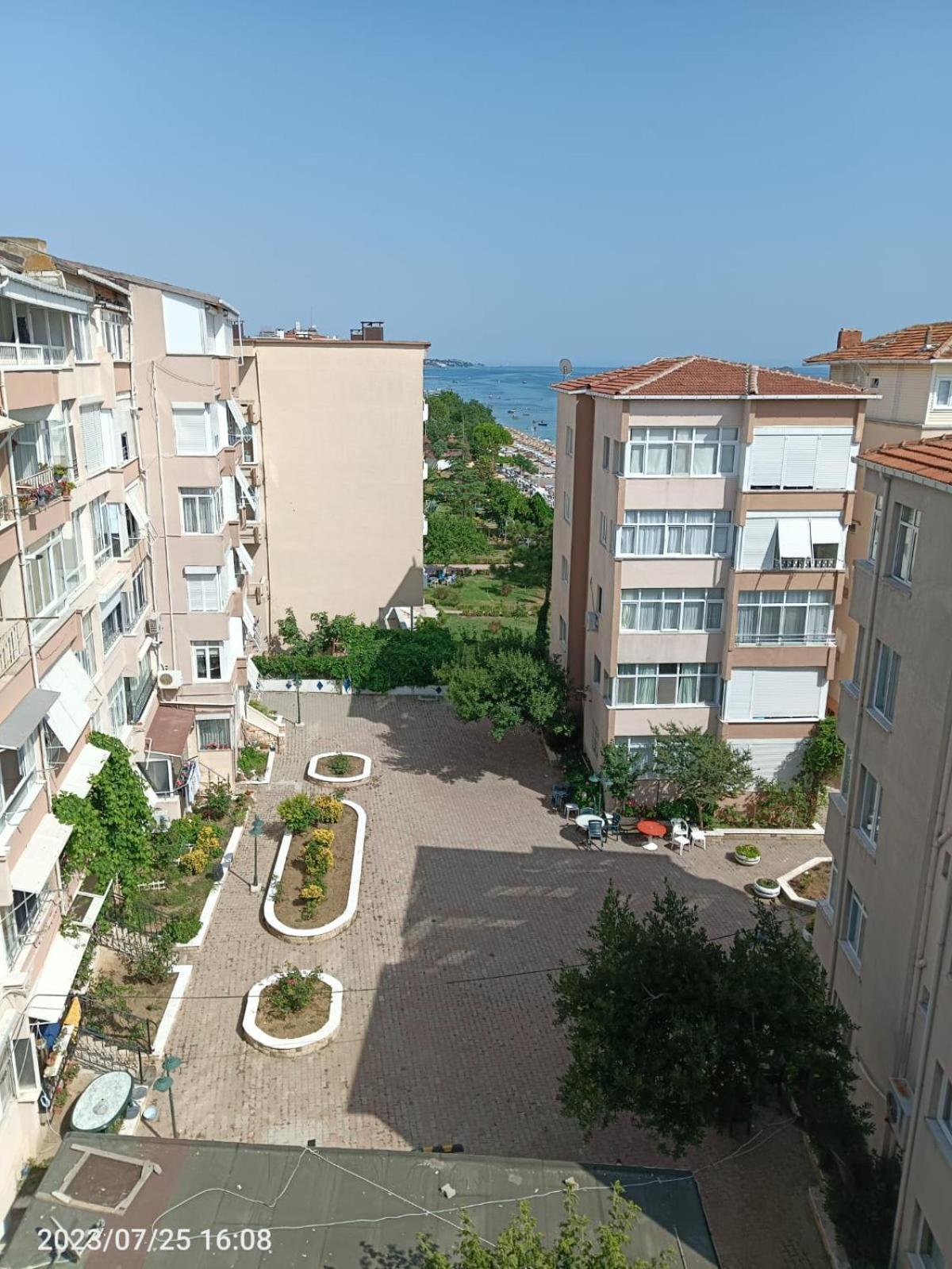 Kumburgaz Sahilde, Sitede, Konforlu, Manzaralı ve Klimalı Daire view 2