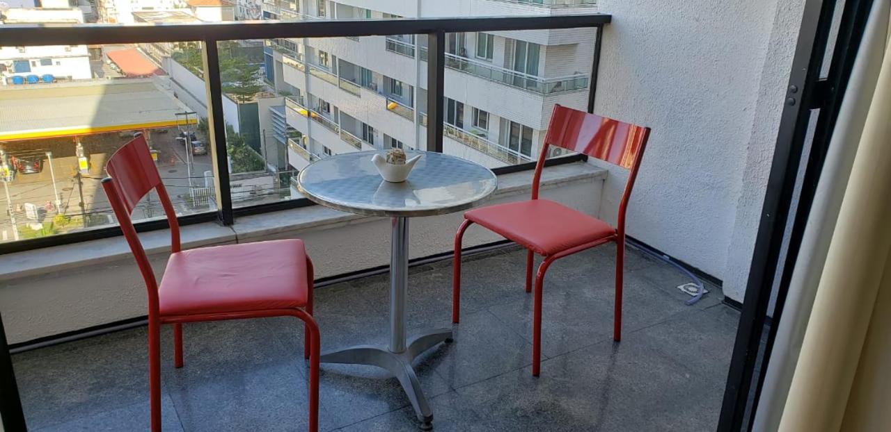 Flat à100m da Avenida Beira Mar