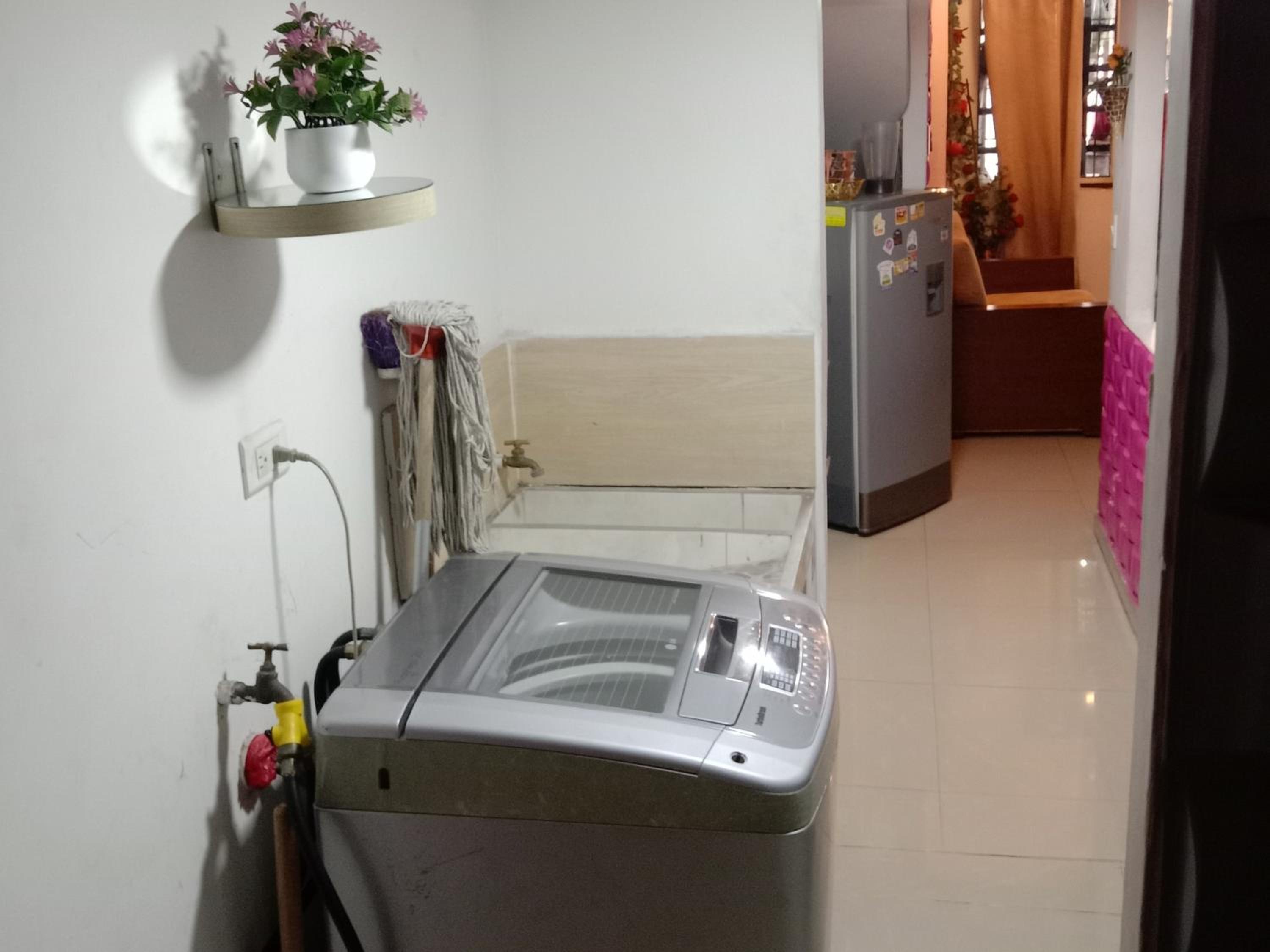 APARTAMENTO PARA TRES PERSONAS a 10 minutos del centro de eventos valle del pacifico y a la misma distancia del centro de la ciudad Y también a 300 mts del
