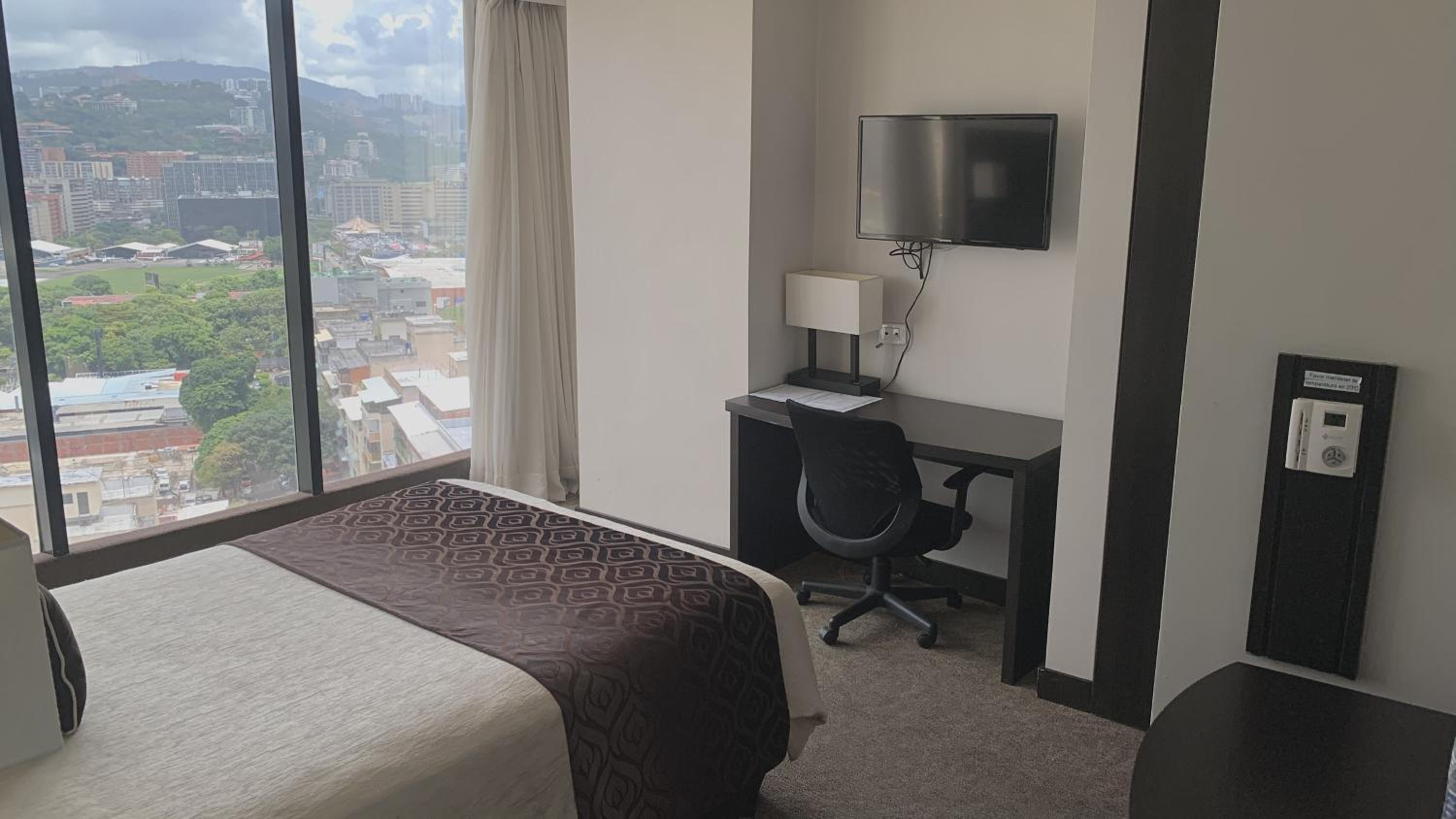Caracas Vacations - HOTEL CHACAO SUITES - Property Image 2