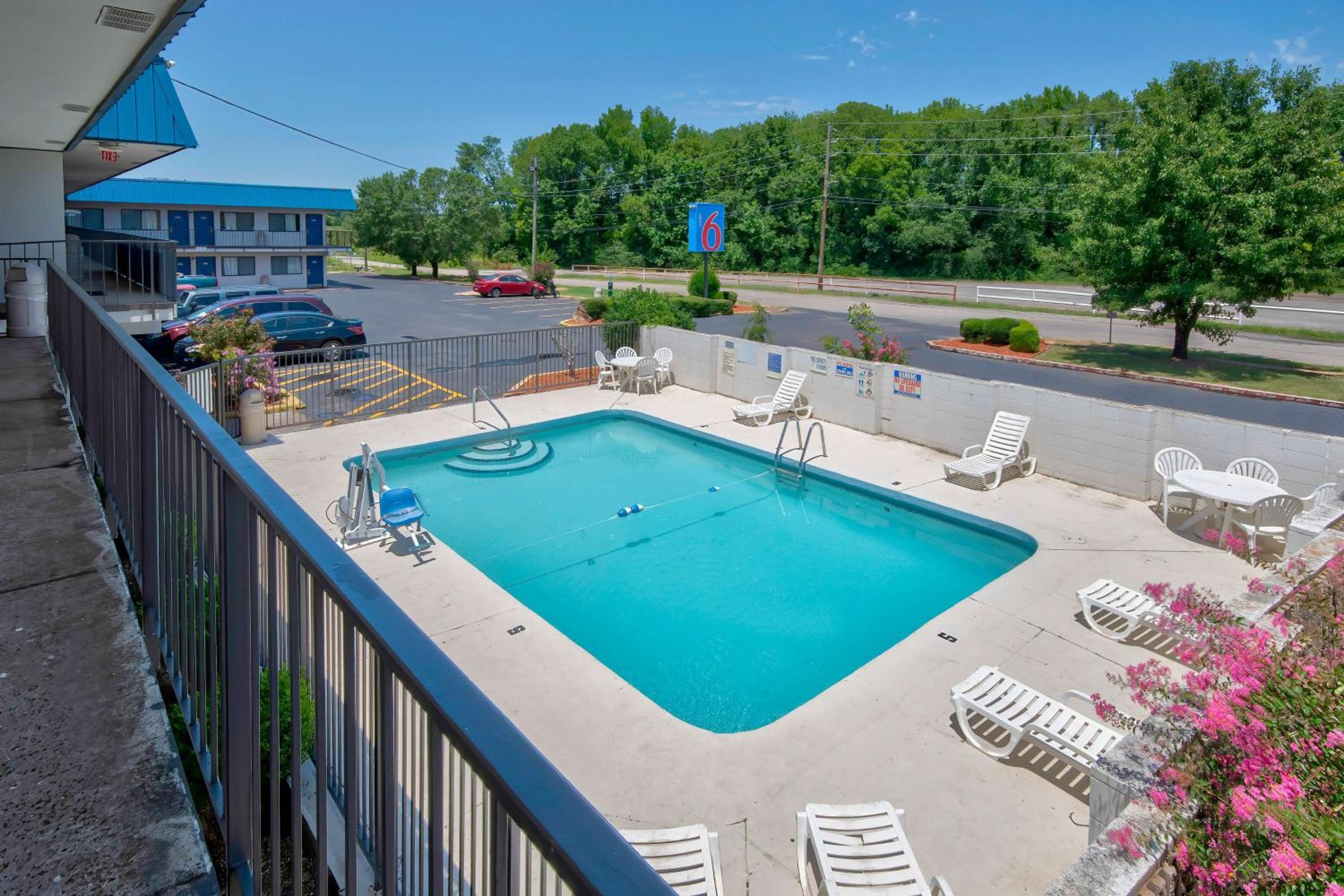 Russellville Vacations - Motel 6-Russellville, AR - Property Image 11