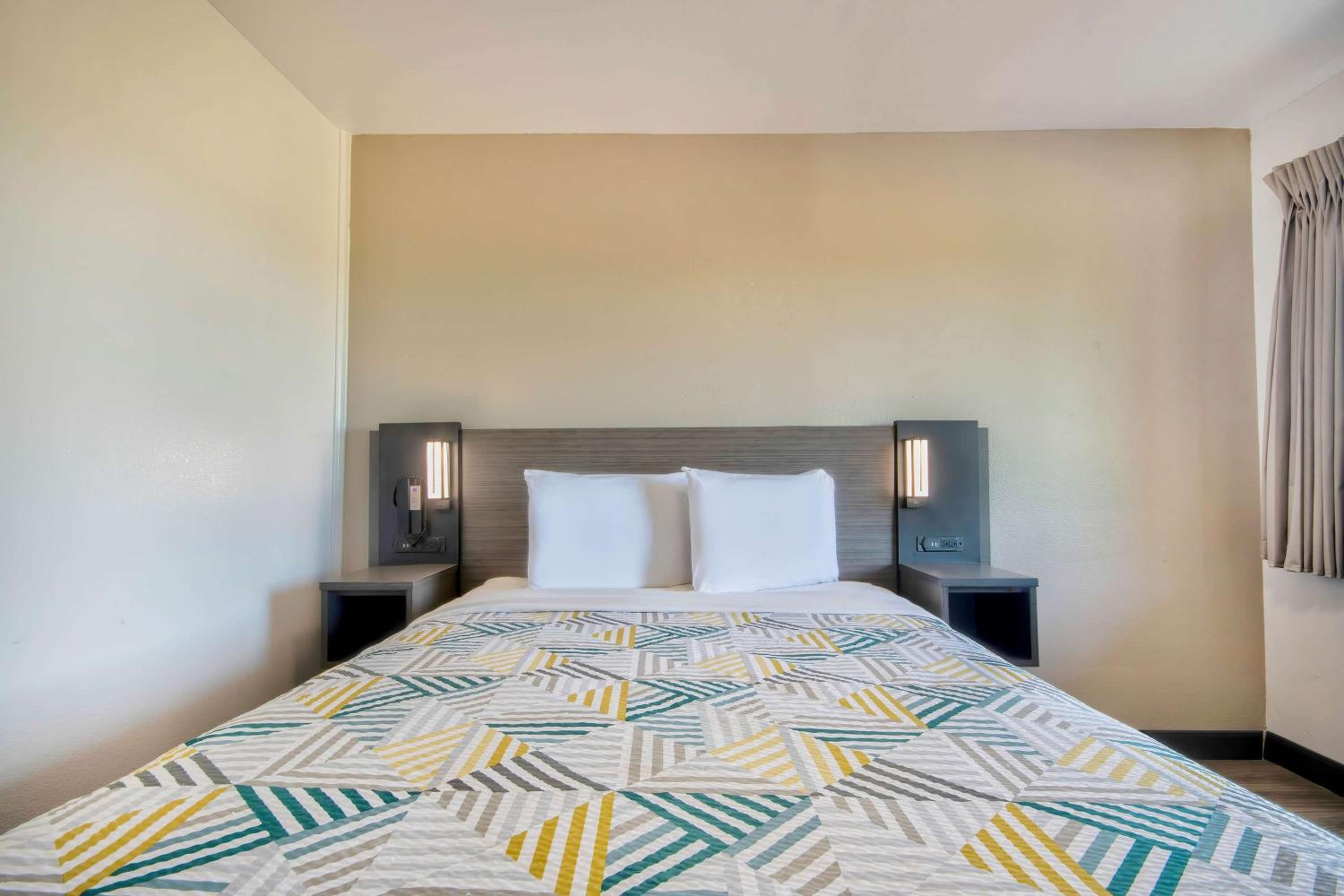 Russellville Vacations - Motel 6-Russellville, AR - Property Image 21