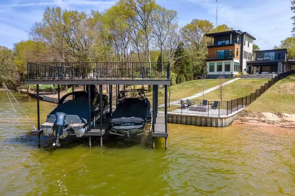 Benjamin Manor in Cedar Creek Lake view 4