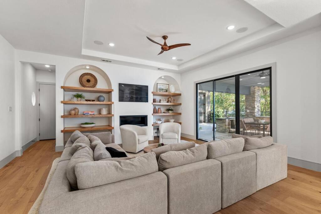 Benjamin Manor in Cedar Creek Lake view 5