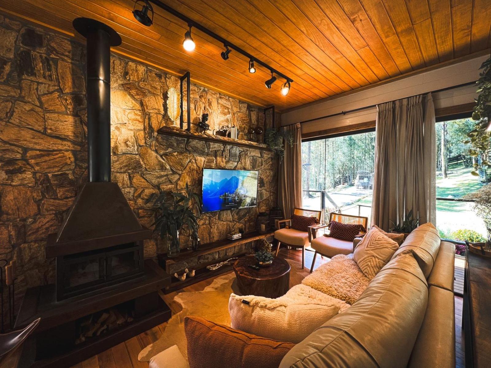 Vale dos Bugres Eco House- Cabana das Flores