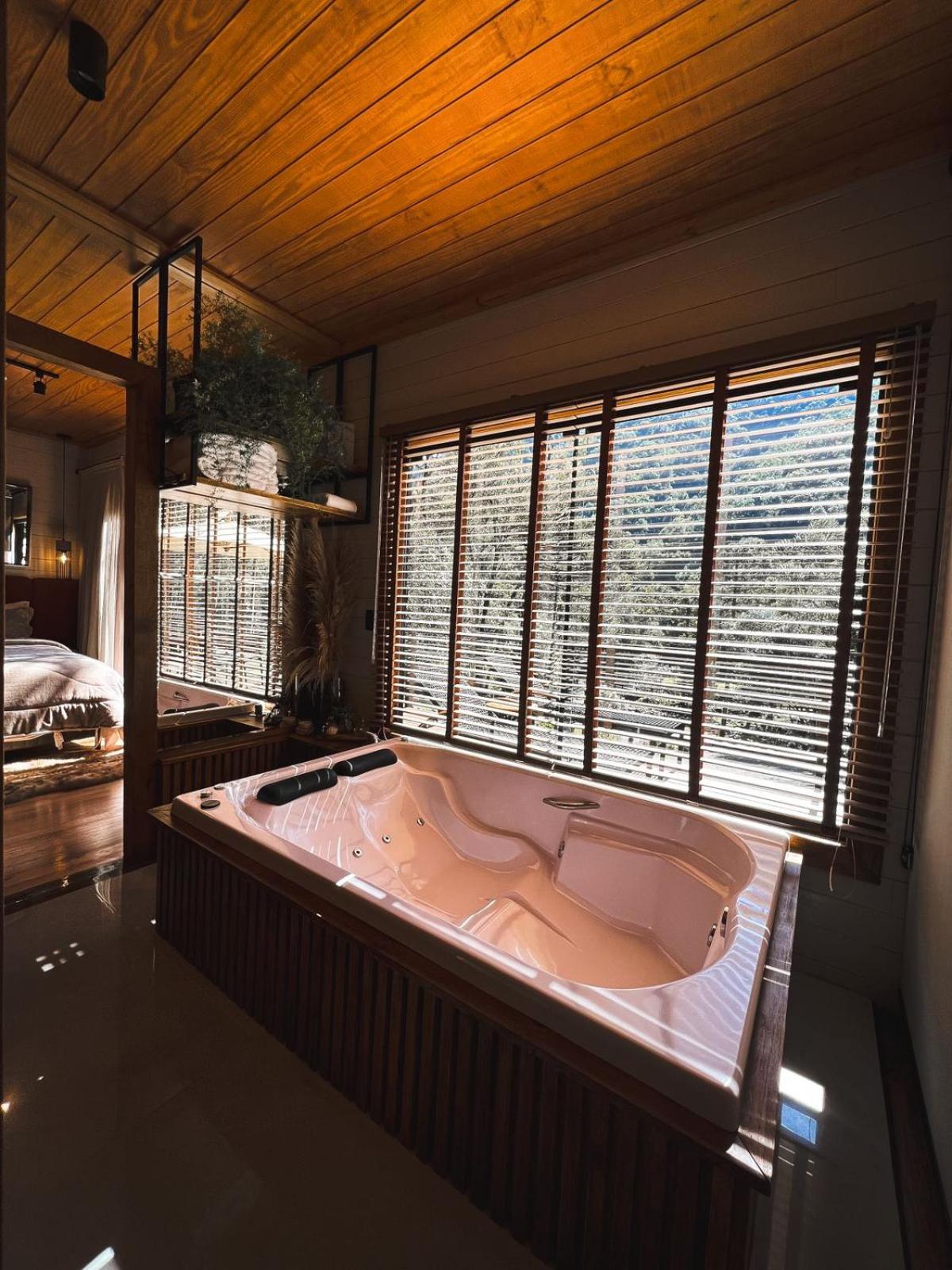 Vale dos Bugres Eco House- Cabana das Flores