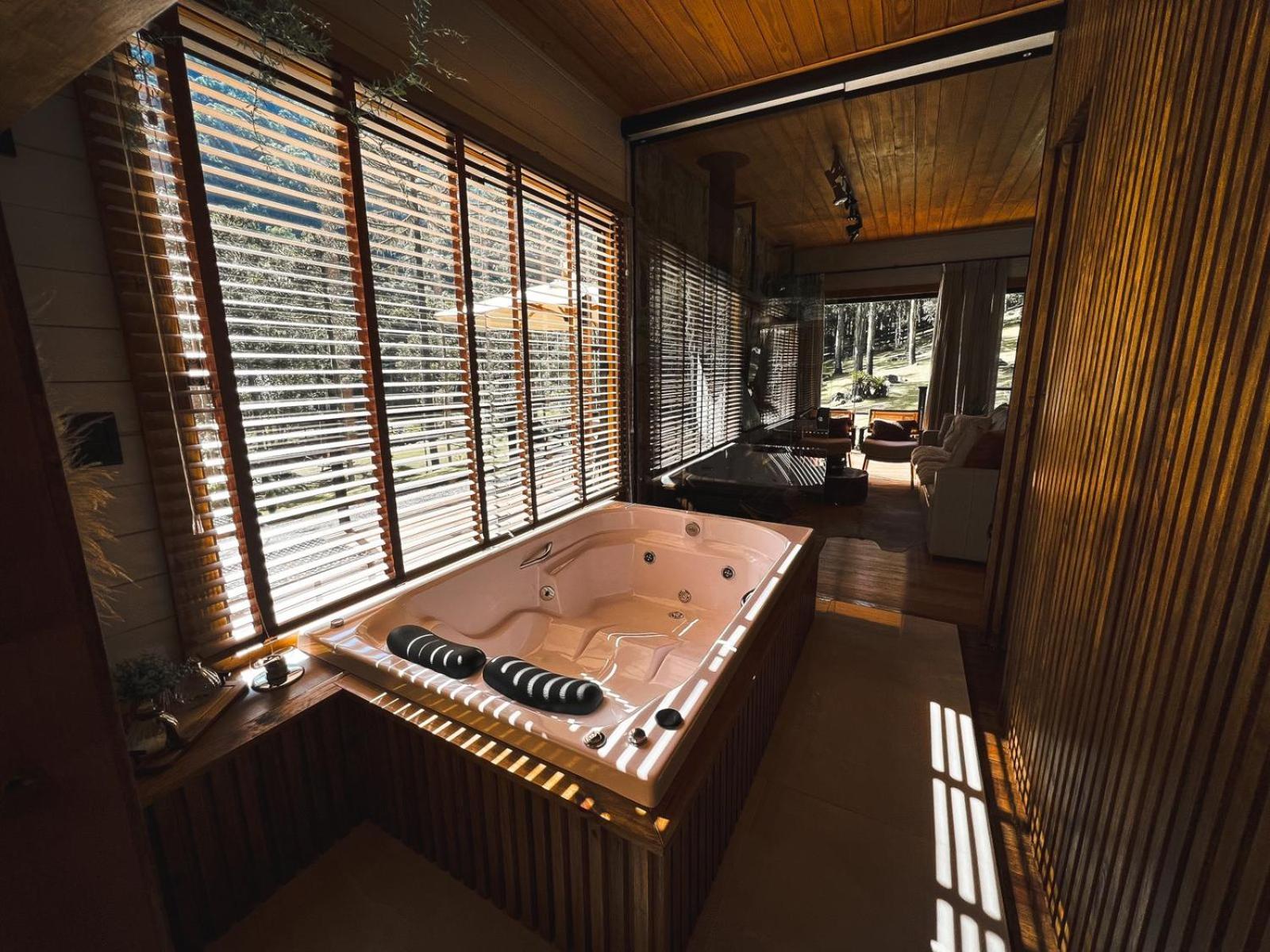Vale dos Bugres Eco House- Cabana das Flores