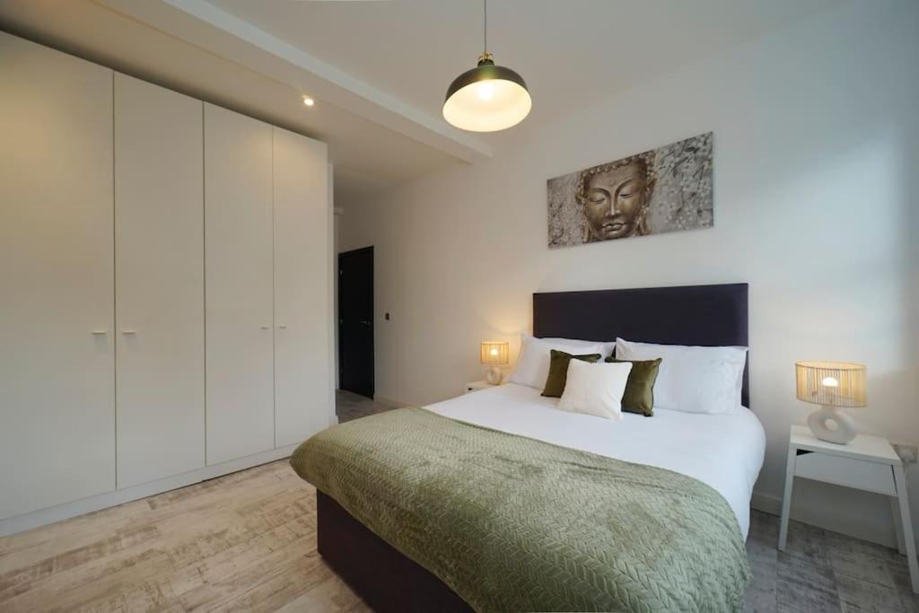 Stylish & Elegant city centre apartment