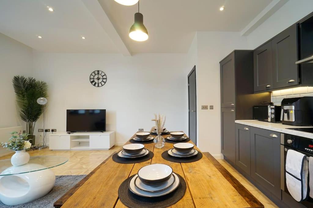 Stylish & Elegant city centre apartment