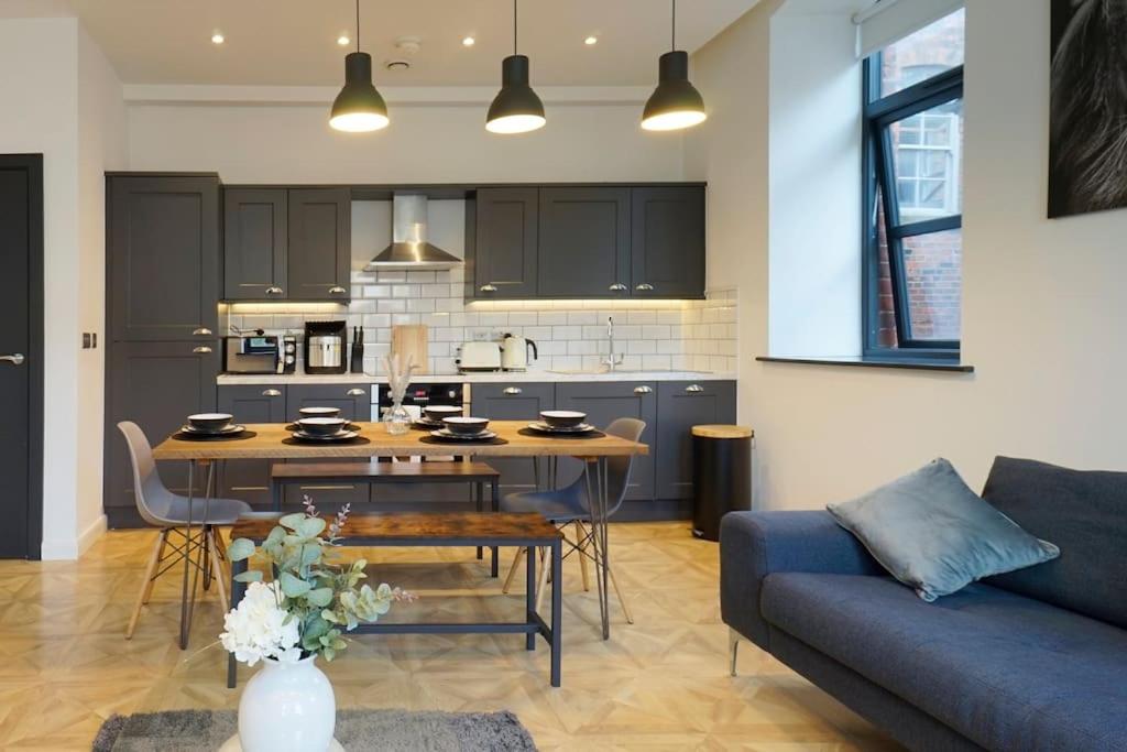 Stylish & Elegant city centre apartment
