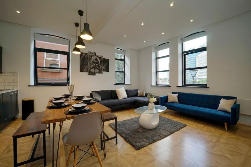 Stylish & Elegant city centre apartment