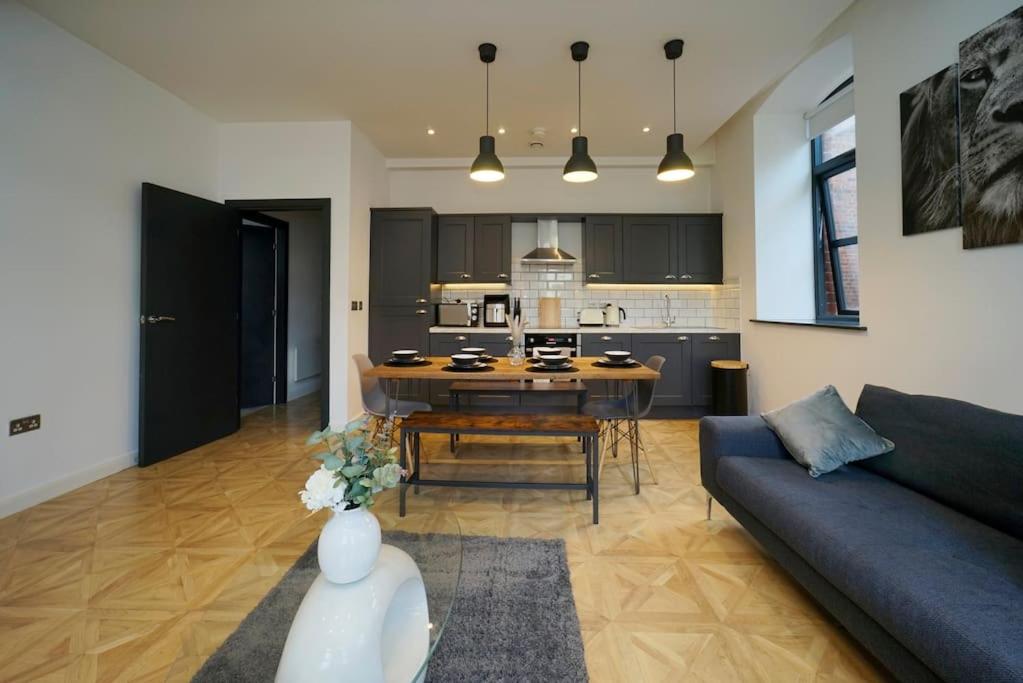 Stylish & Elegant city centre apartment