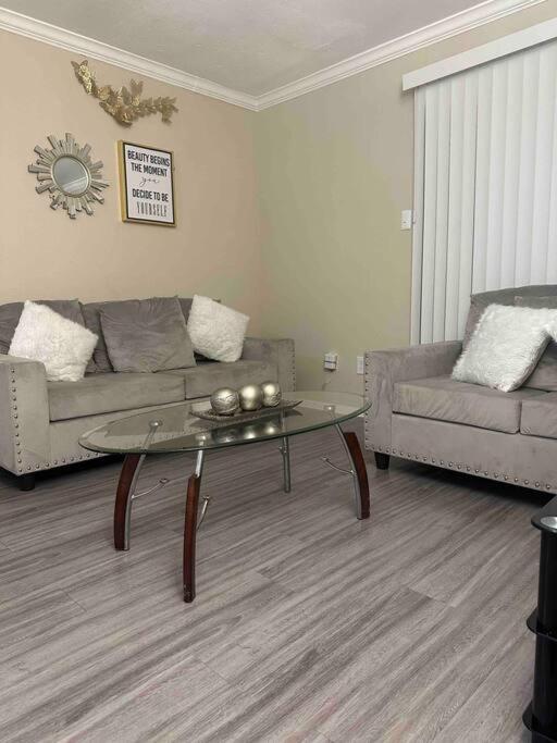 Lux Apt - Med Center view 3