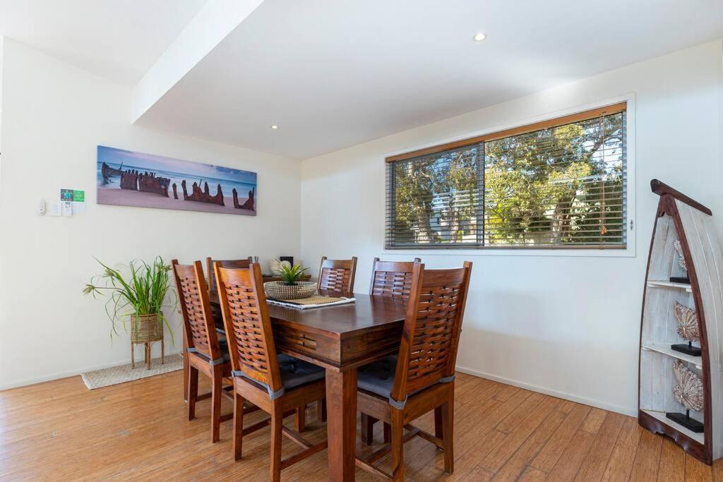 Delightful Dicky Beach Holiday House