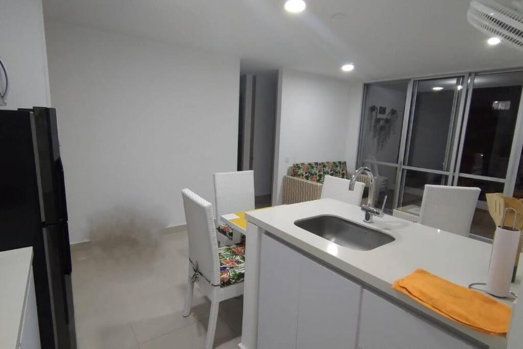 Cómodo Apartamento 3 Alcobas en Club House