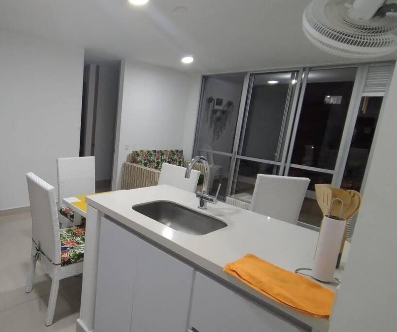 Cómodo Apartamento 3 Alcobas en Club House