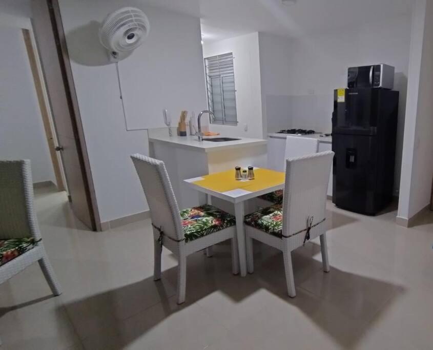 Cómodo Apartamento 3 Alcobas en Club House