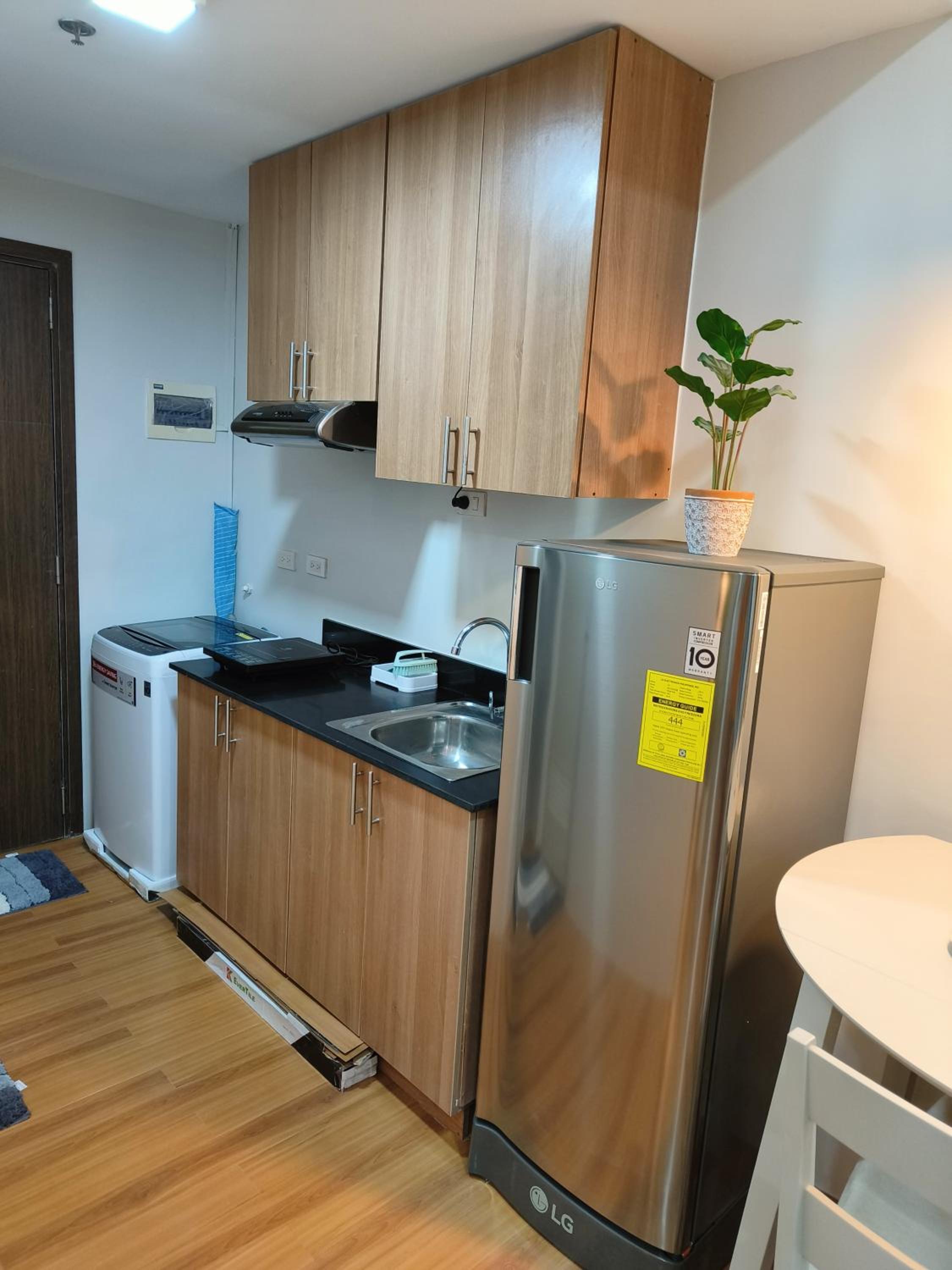 ZSL Elegant Condo LOOP 1 Bedroom Tower 1 view 2
