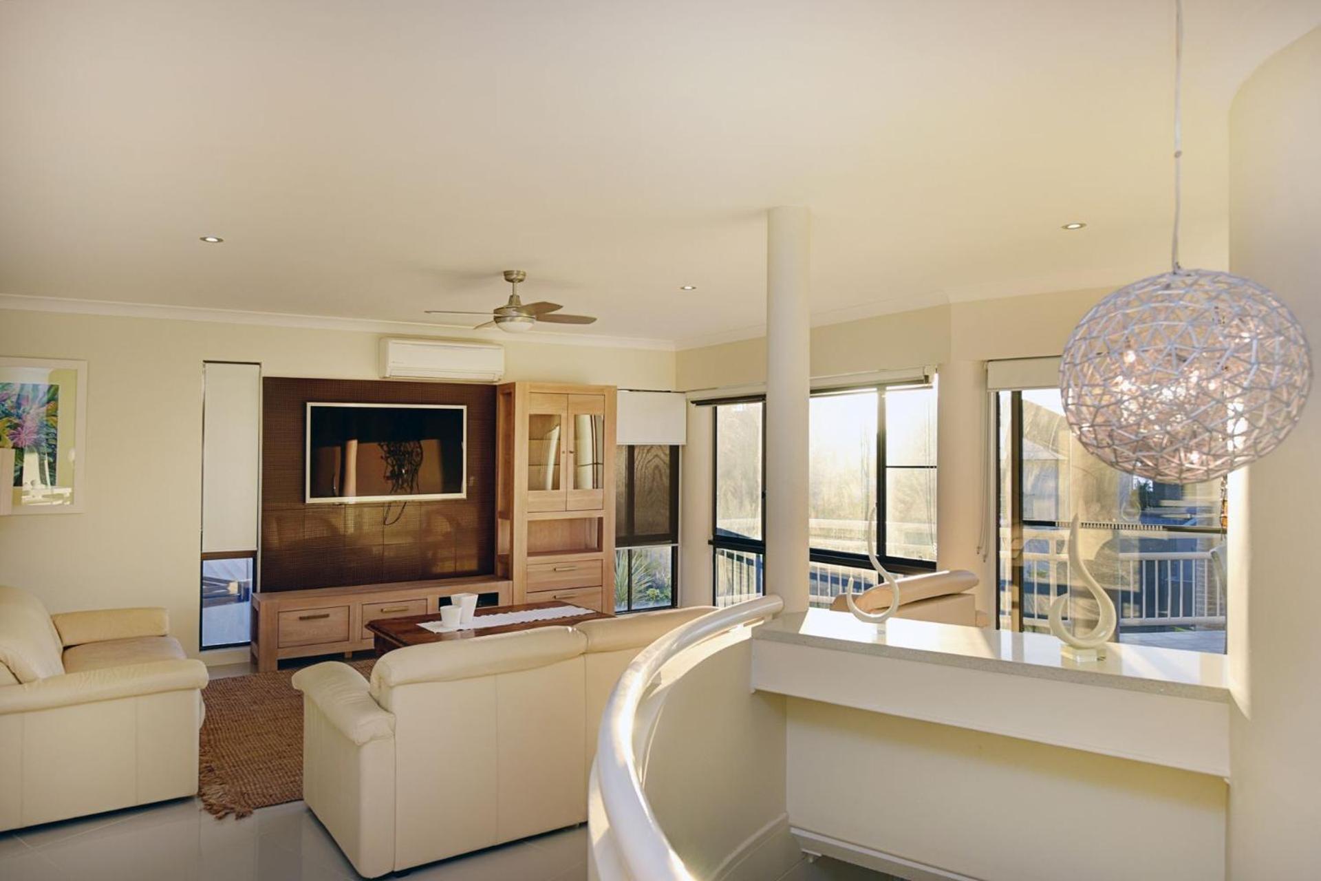 Beachside Manor