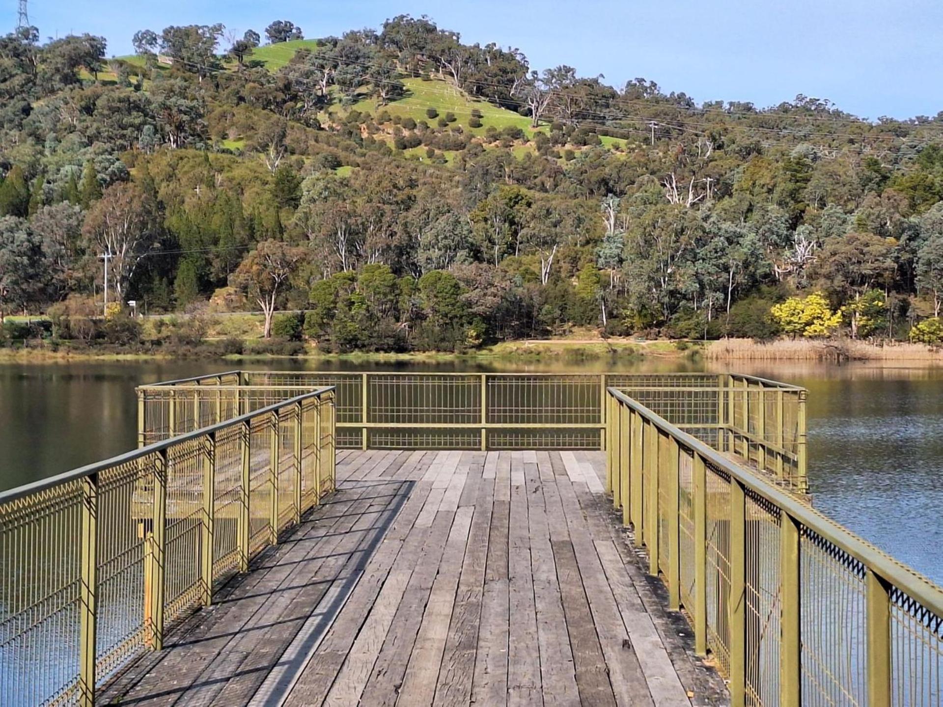 The Pool House at Lake Eildon
