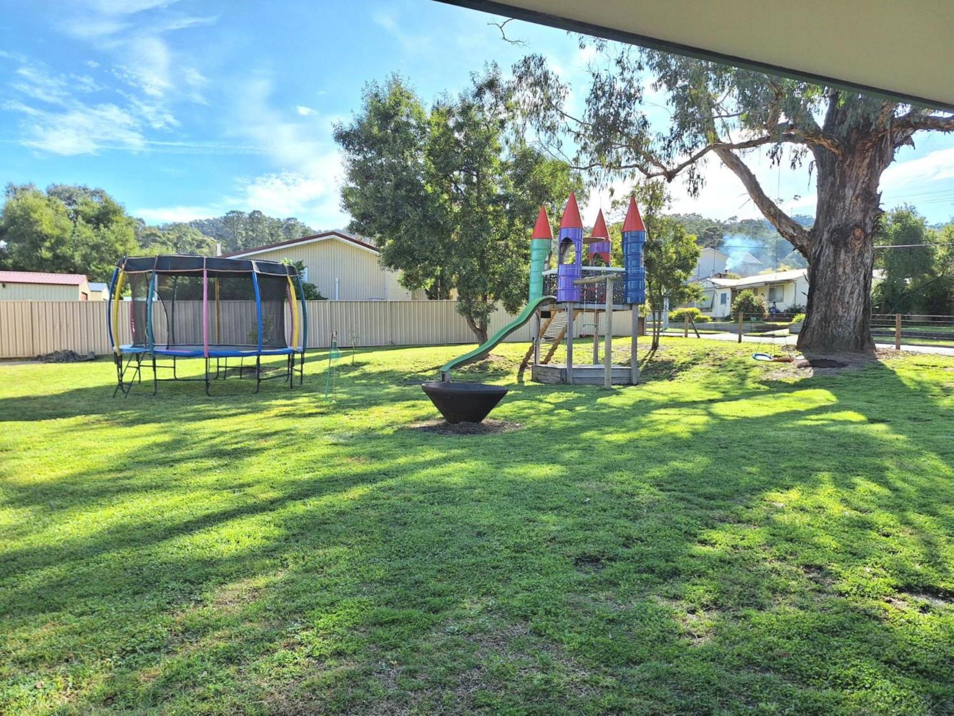 The Pool House at Lake Eildon