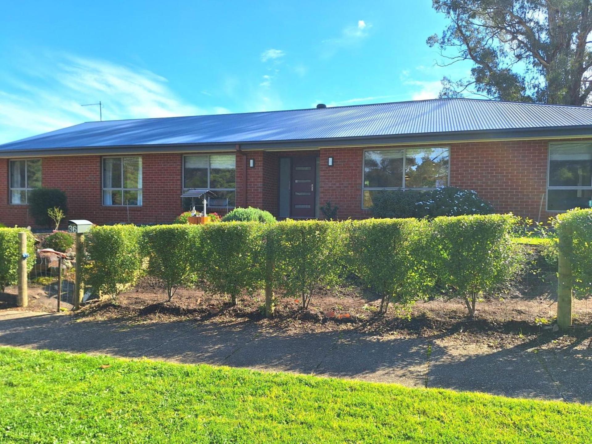 The Pool House at Lake Eildon