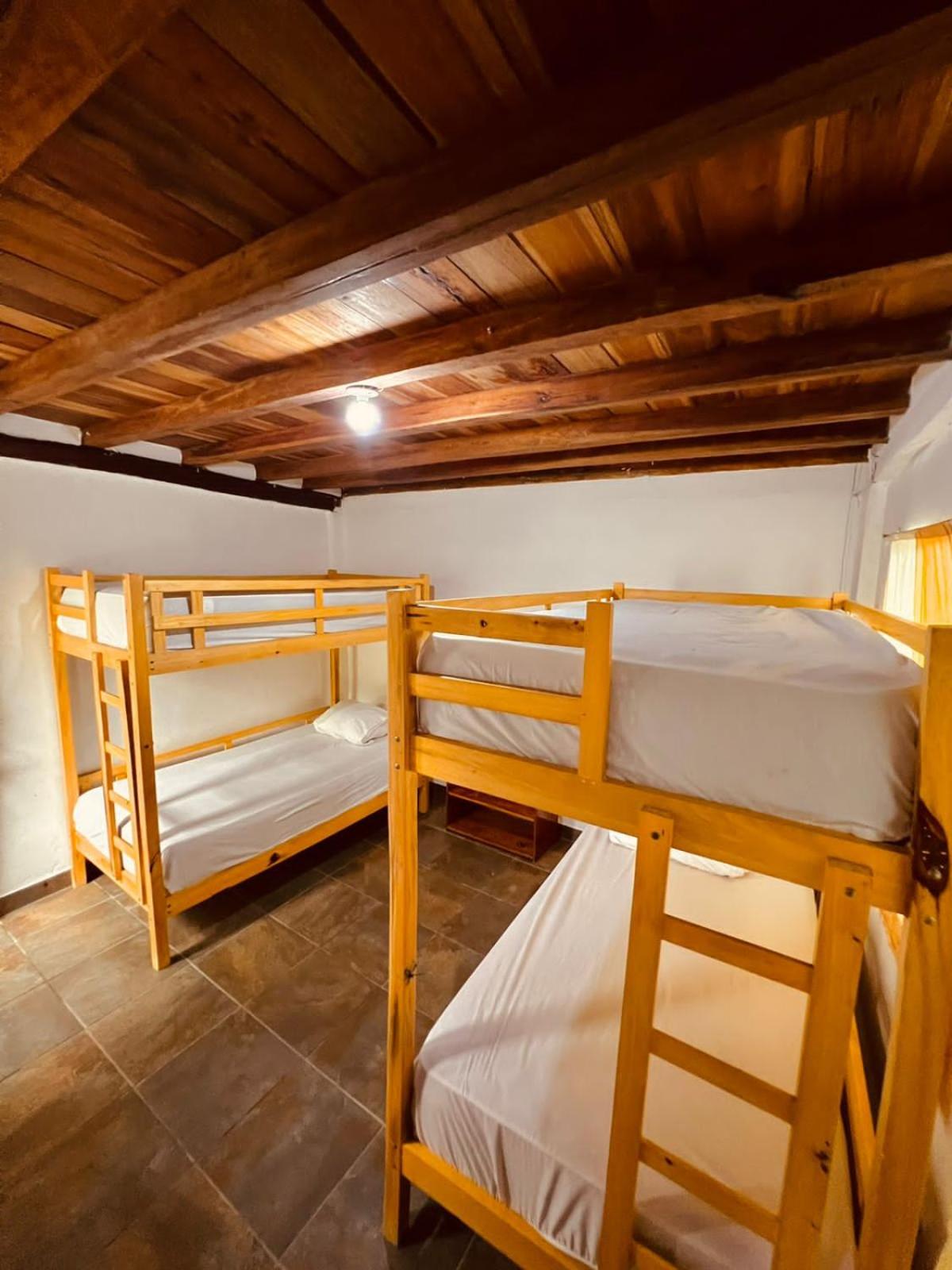 Onda Hostel Mompiche