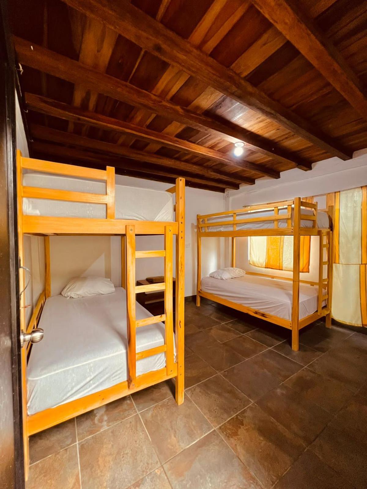 Onda Hostel Mompiche