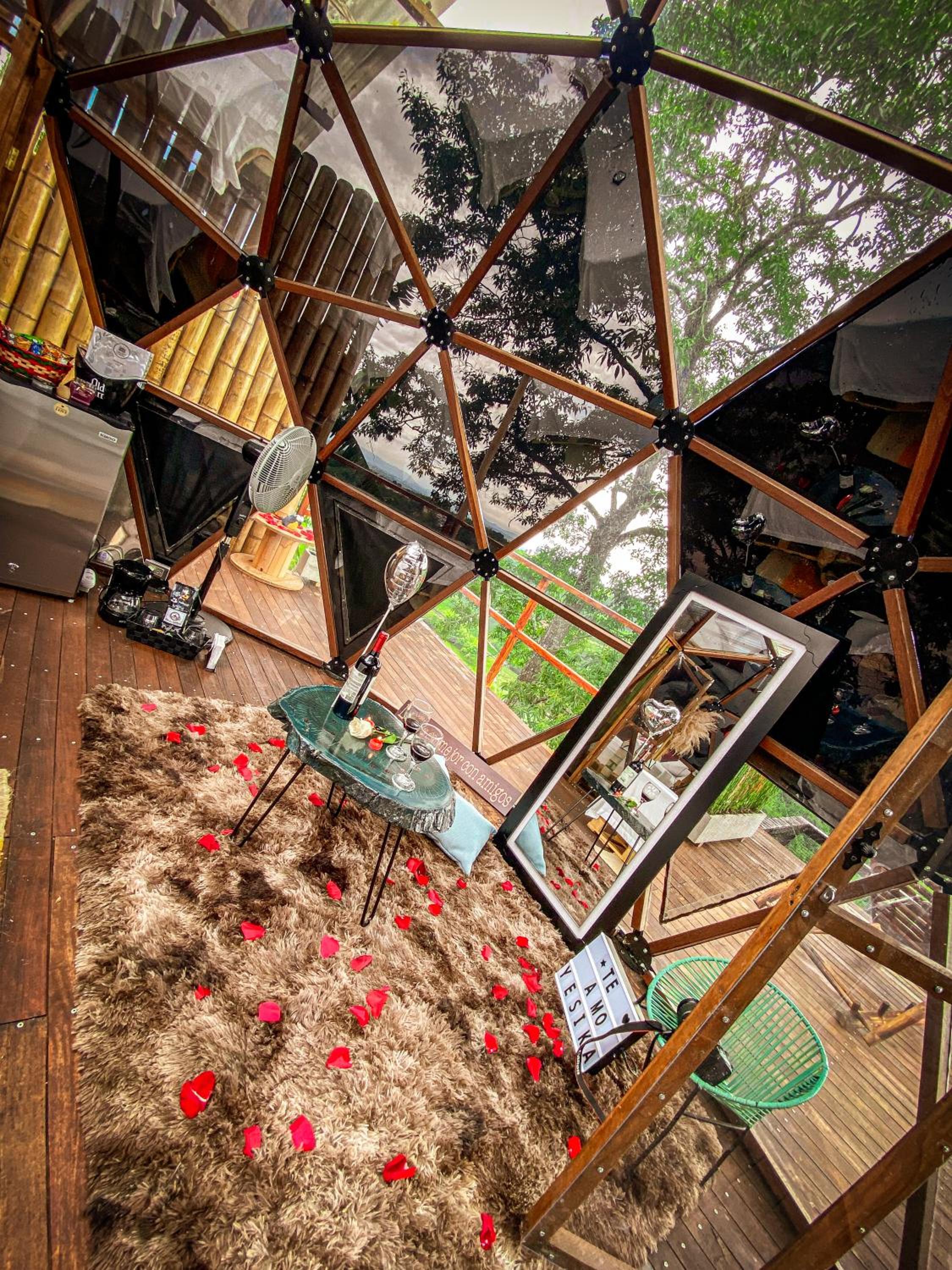 Happy Glamping Quindio - Tipo Domo Traslúcido